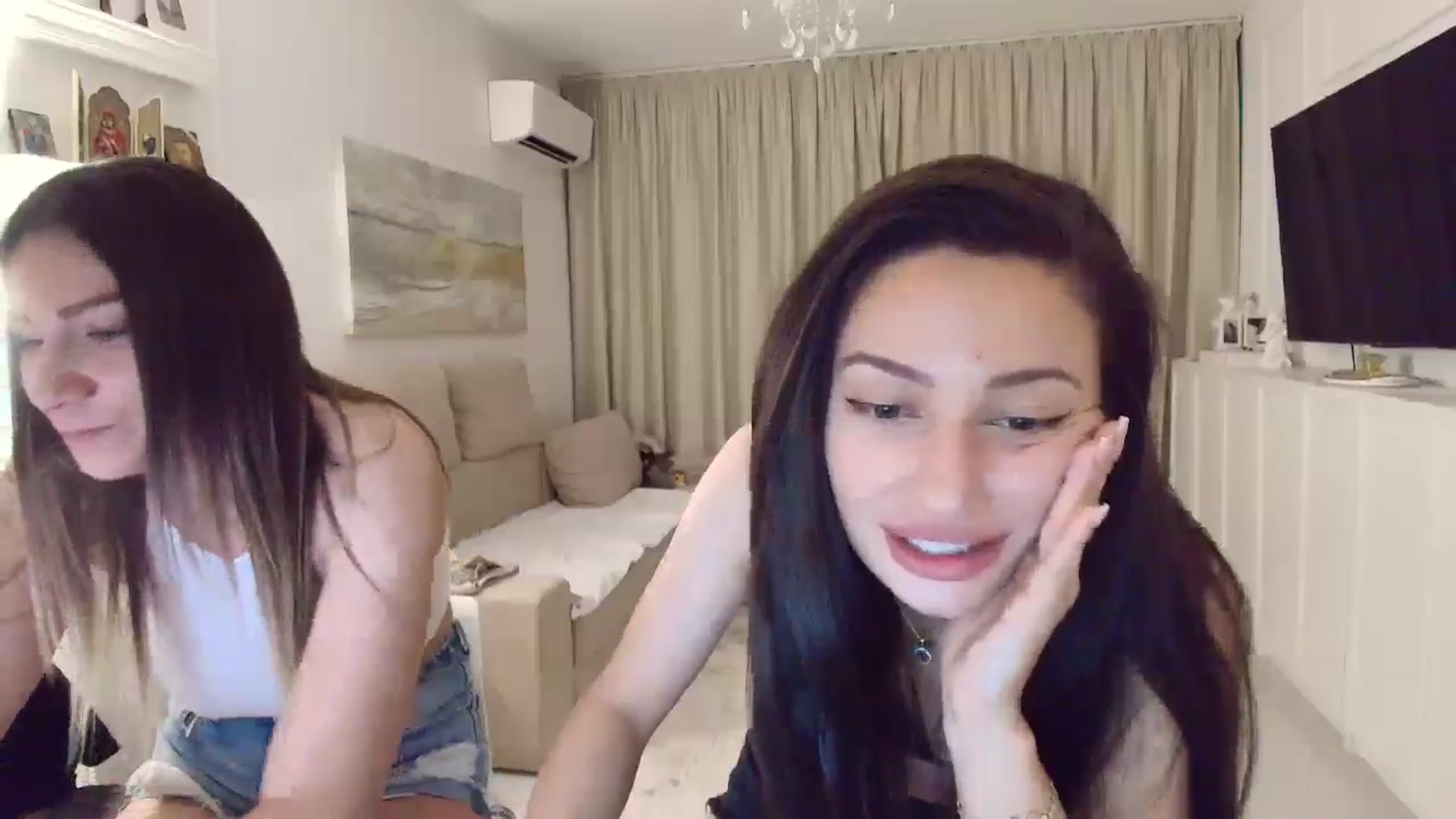 Gallery image thumbnail from Wennndyk's myfreecams stream on, 06/25/2025, 23:13 image 4 of 20