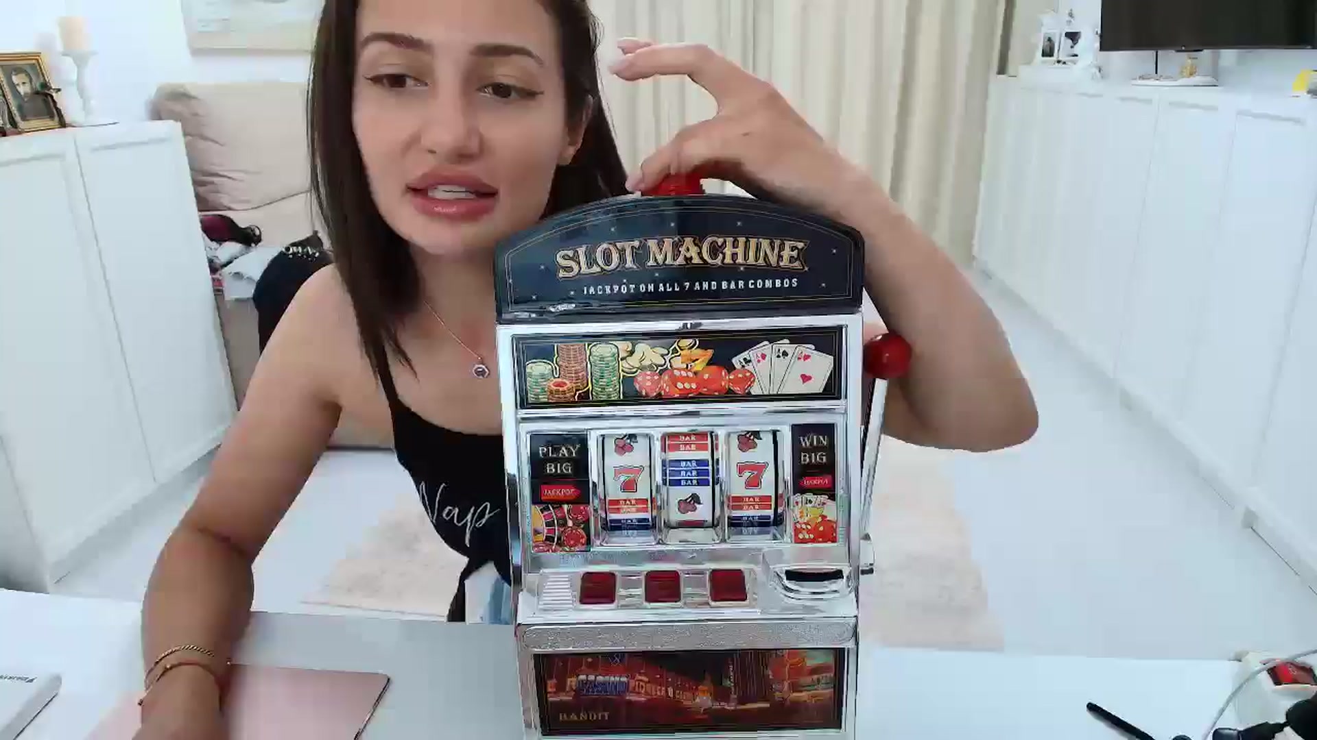 Gallery image thumbnail from Wennndyk's myfreecams stream on, 06/29/2025, 11:25 image 6 of 20