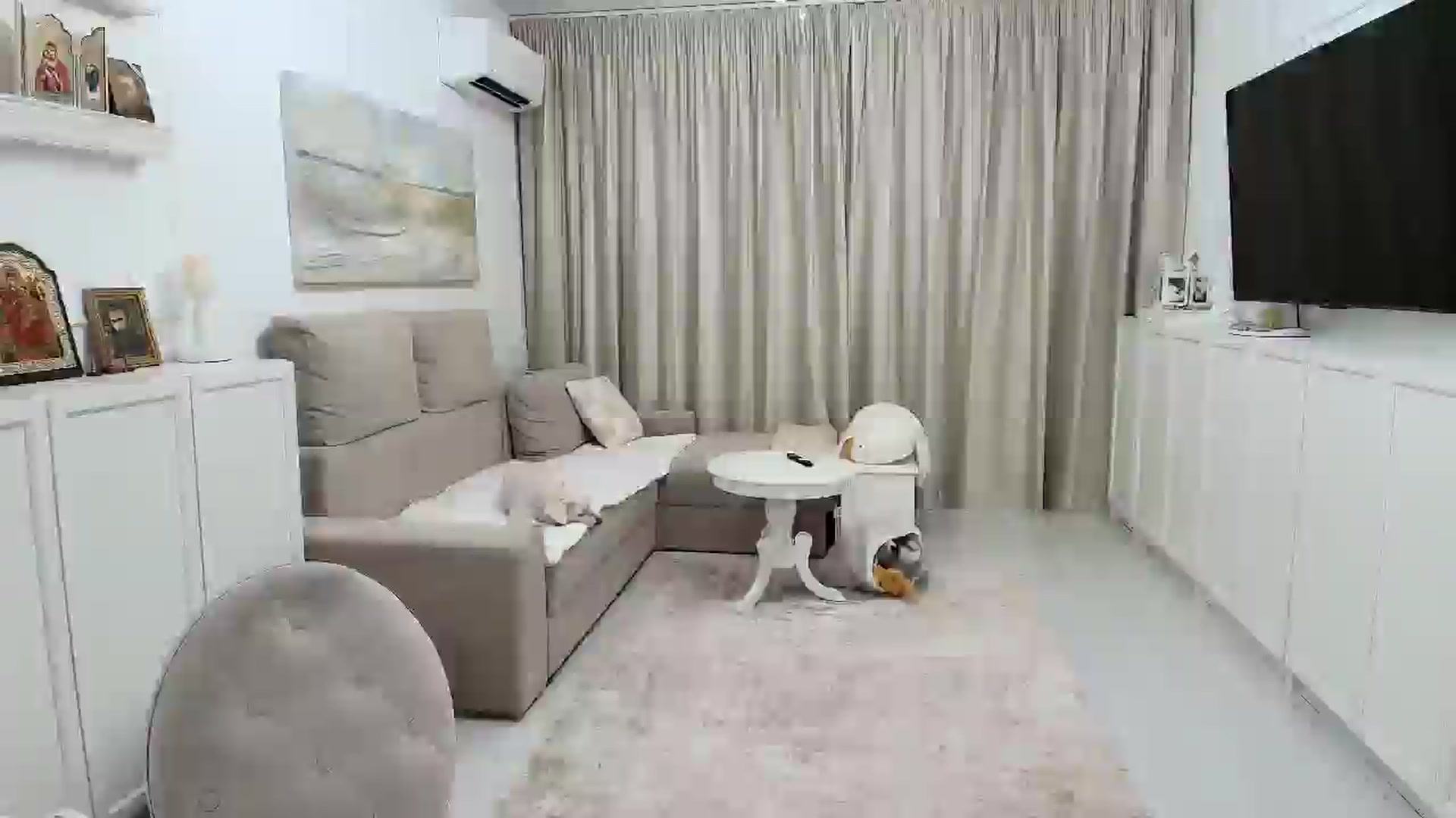 Gallery image thumbnail from Wennndyk's myfreecams stream on, 07/19/2025, 18:11 image 6 of 20