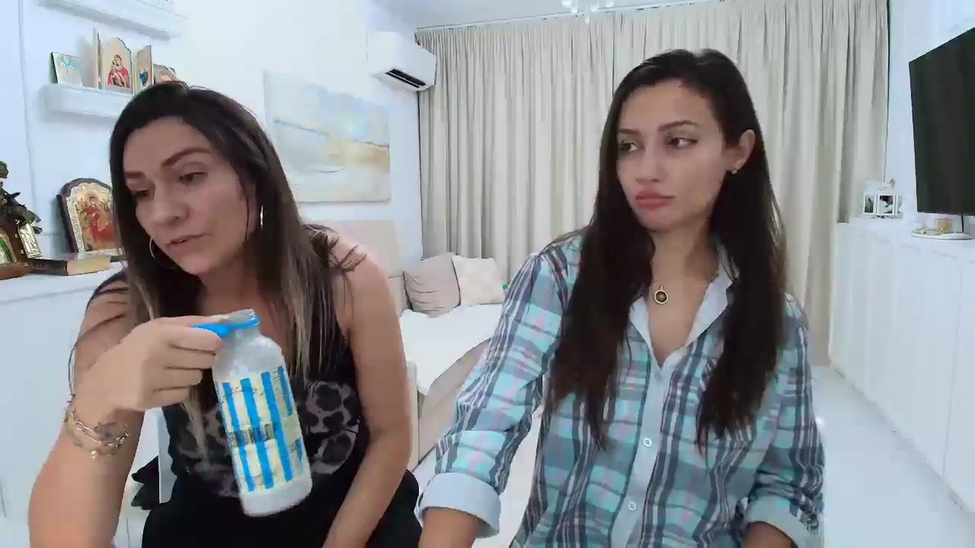 Gallery image thumbnail from Wennndyk's myfreecams stream on, 07/26/2025, 20:04 image 16 of 20