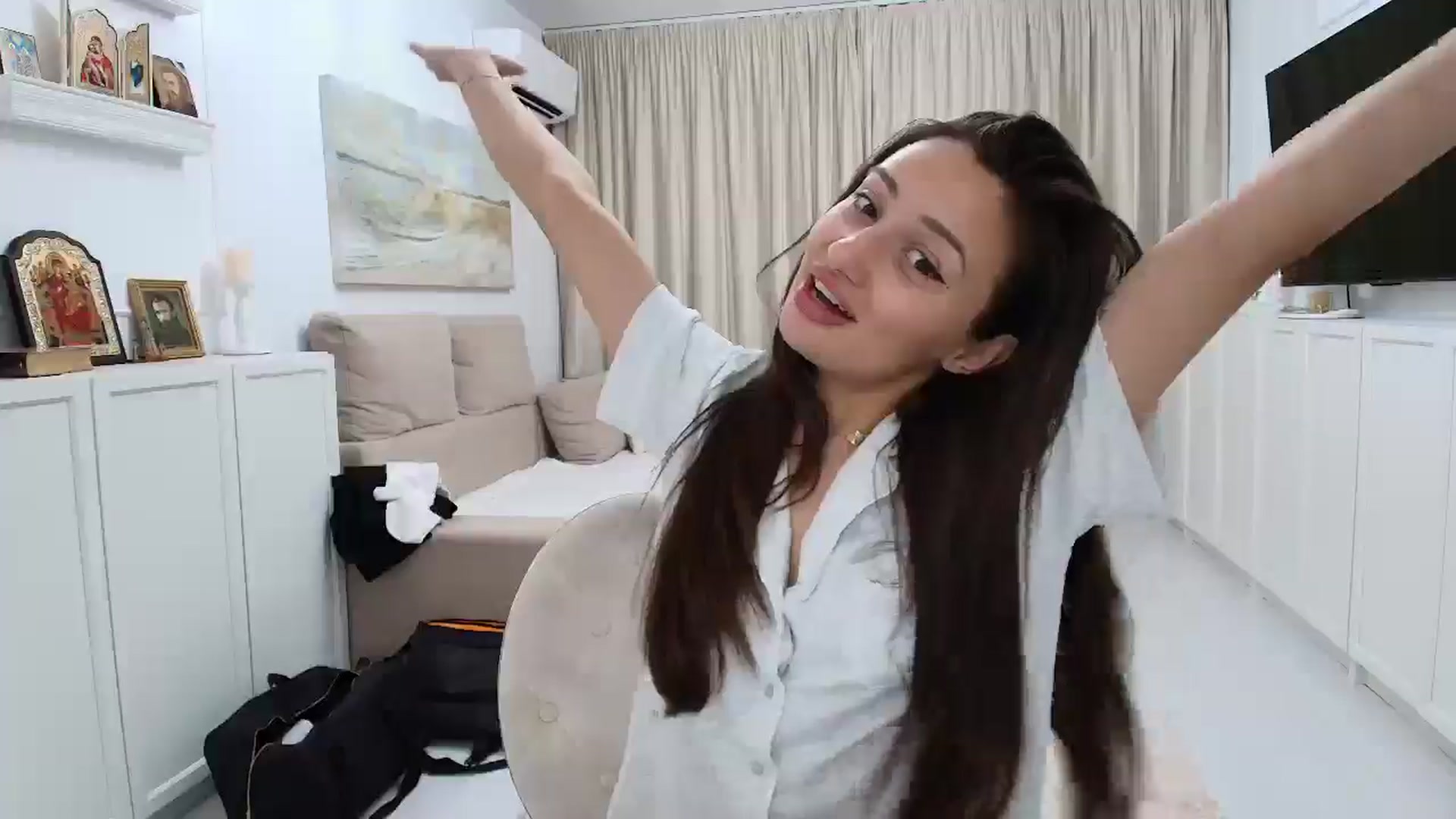 Gallery image thumbnail from Wennndyk's myfreecams stream on, 08/03/2025, 21:05 image 3 of 20