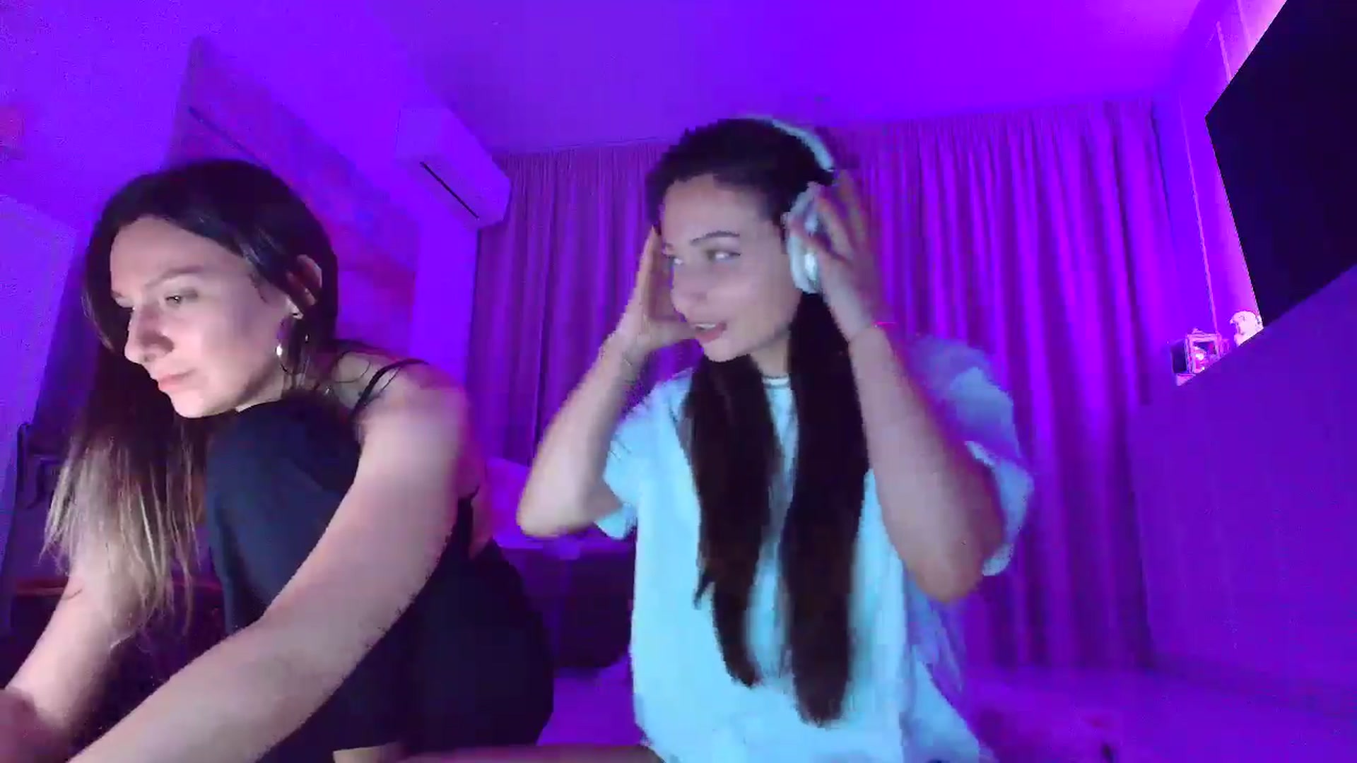 Gallery image thumbnail from Wennndyk's myfreecams stream on, 08/16/2025, 24:59 image 20 of 20