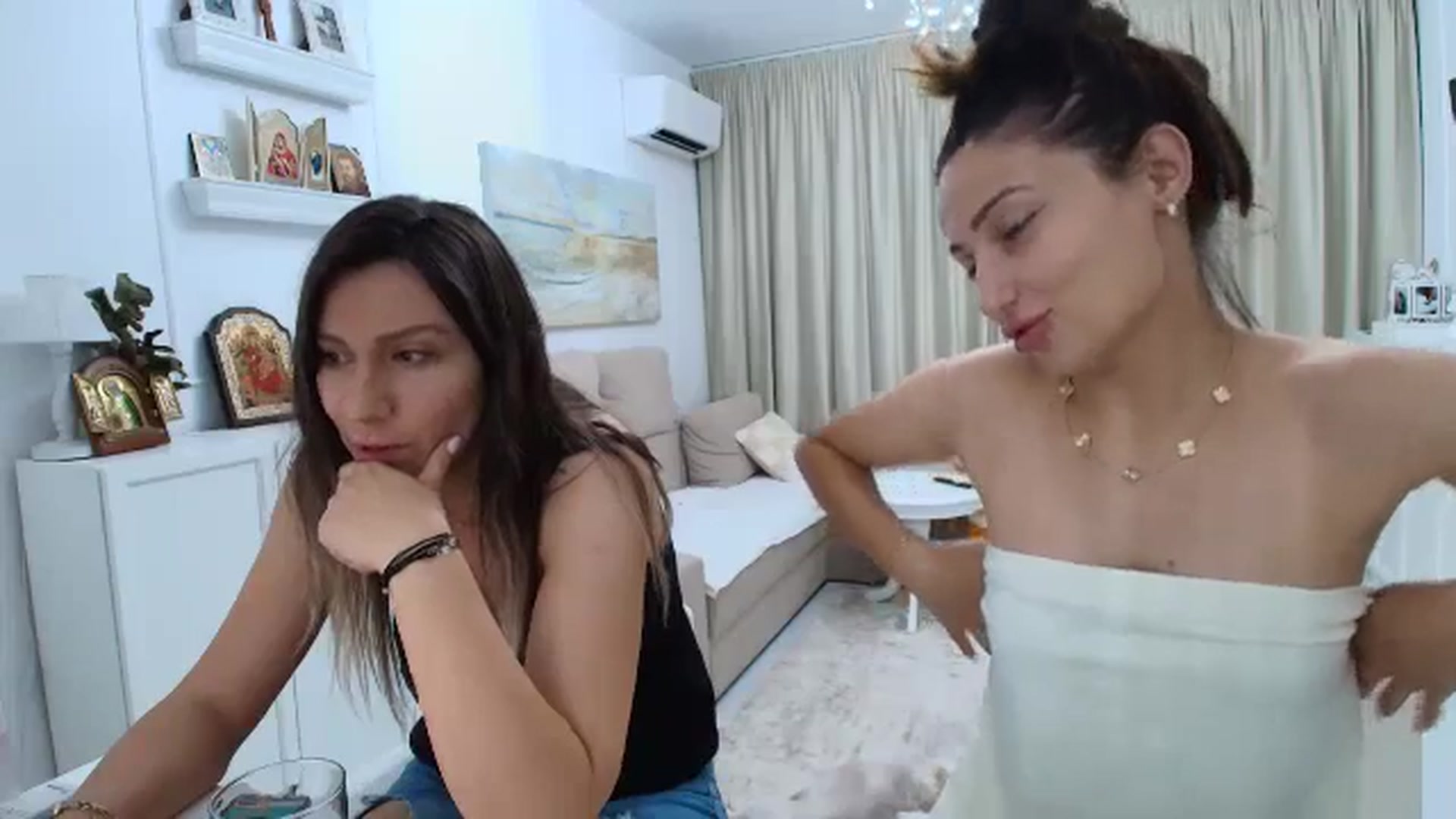 Gallery image thumbnail from Wennndyk's myfreecams stream on, 08/19/2025, 24:01 image 13 of 20