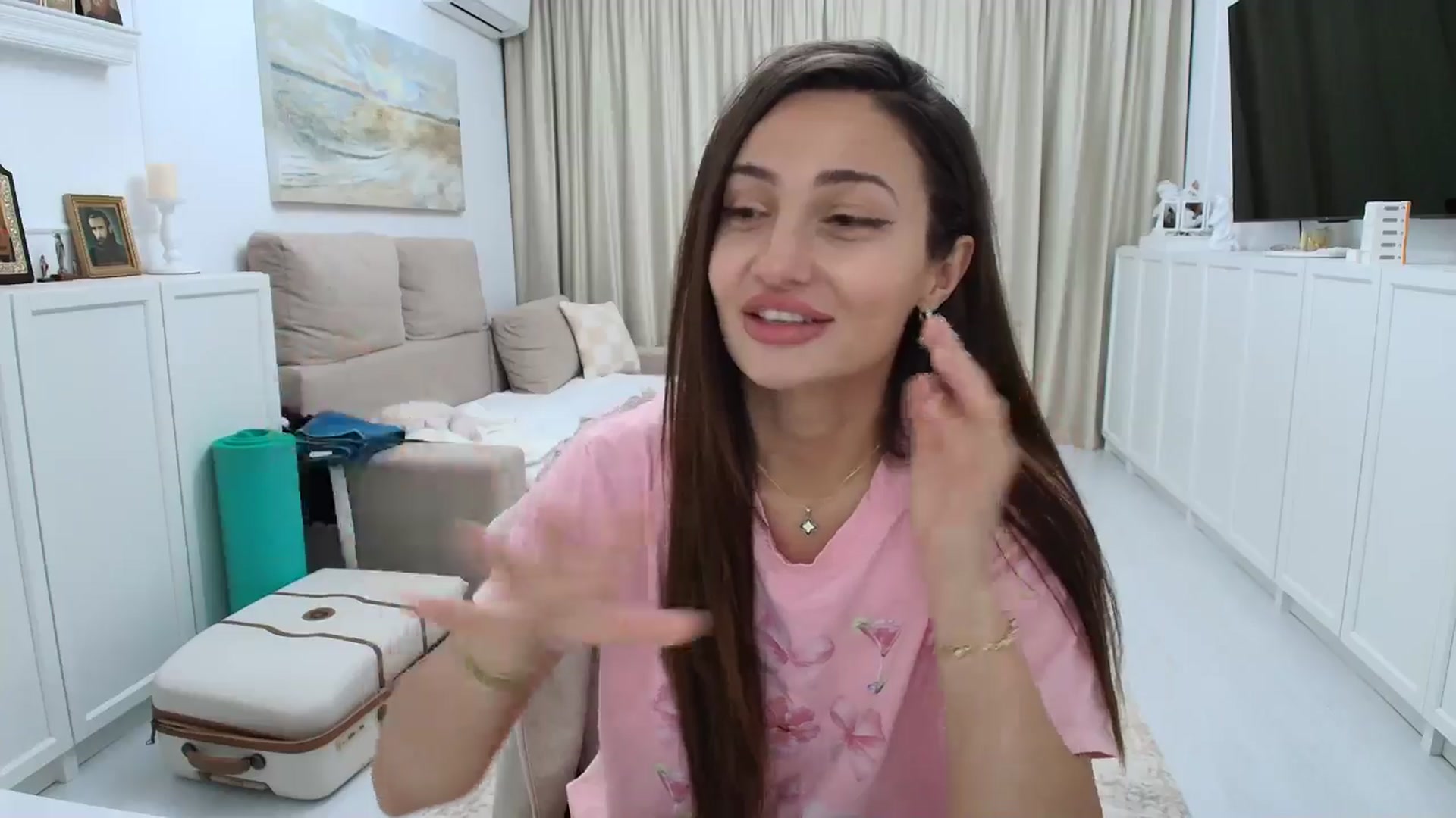 Gallery image thumbnail from Wennndyk's myfreecams stream on, 09/28/2025, 24:01 image 18 of 20