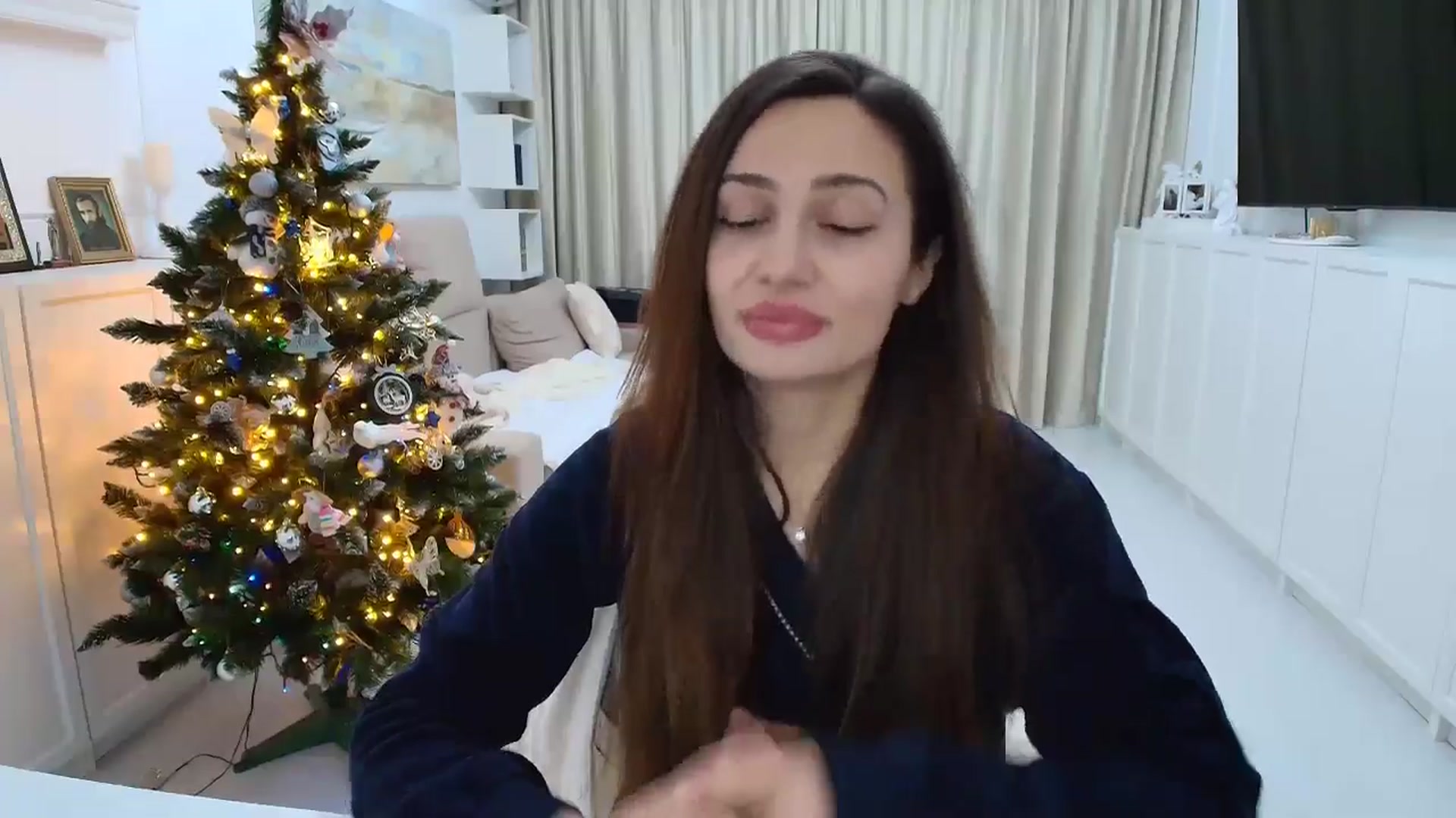 Gallery image thumbnail from Wennndyk's myfreecams stream on, 12/24/2025, 19:46 image 3 of 20