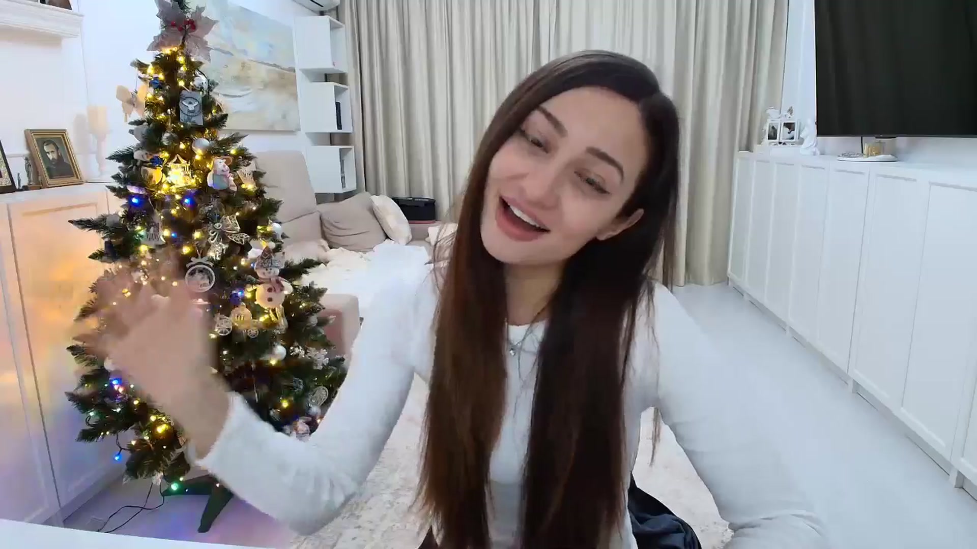 Gallery image thumbnail from Wennndyk's myfreecams stream on, 12/25/2025, 22:07 image 8 of 20