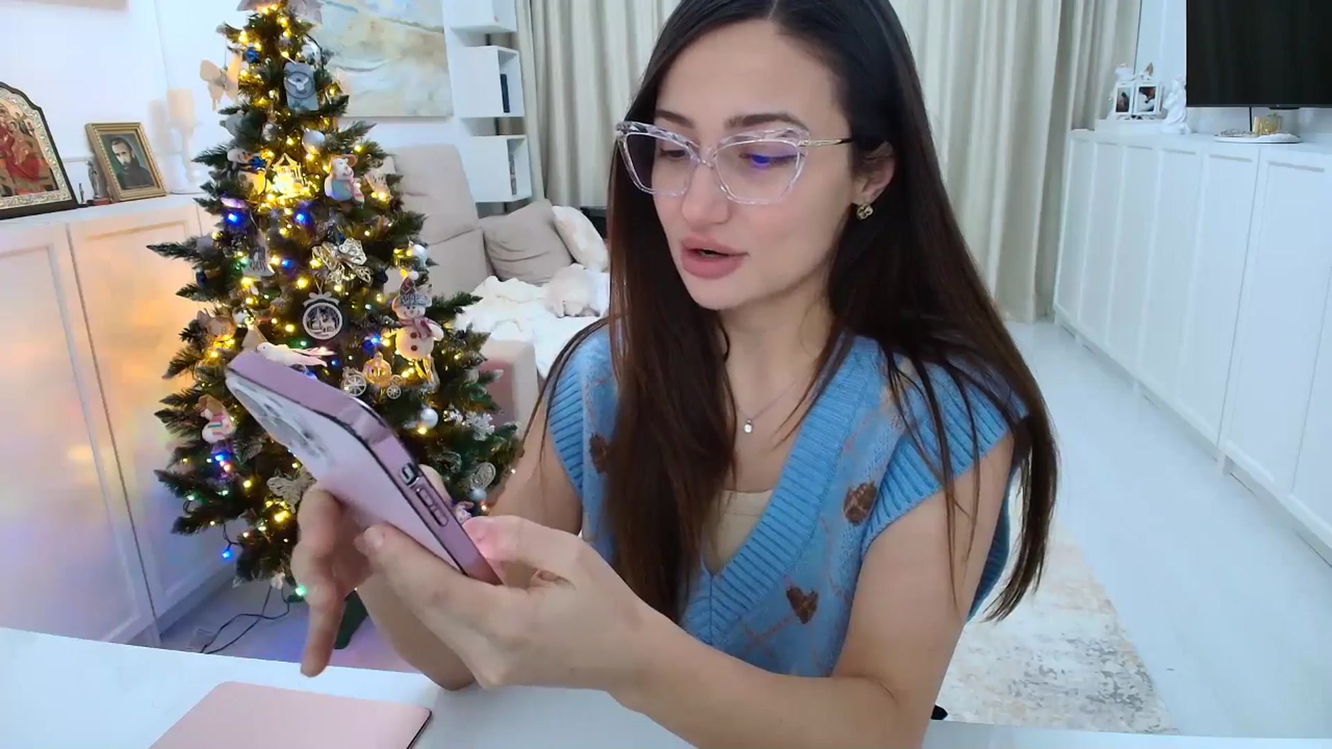 Gallery image thumbnail from Wennndyk's myfreecams stream on, 12/26/2025, 22:59 image 18 of 20