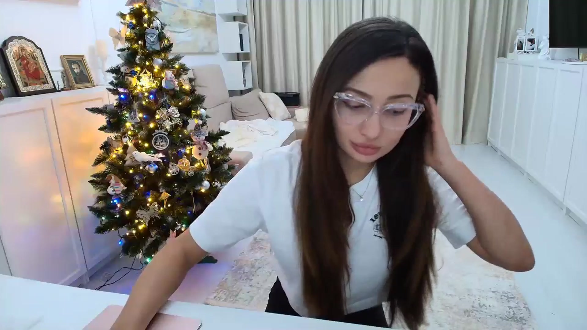 Gallery image thumbnail from Wennndyk's myfreecams stream on, 12/27/2025, 22:25 image 13 of 20