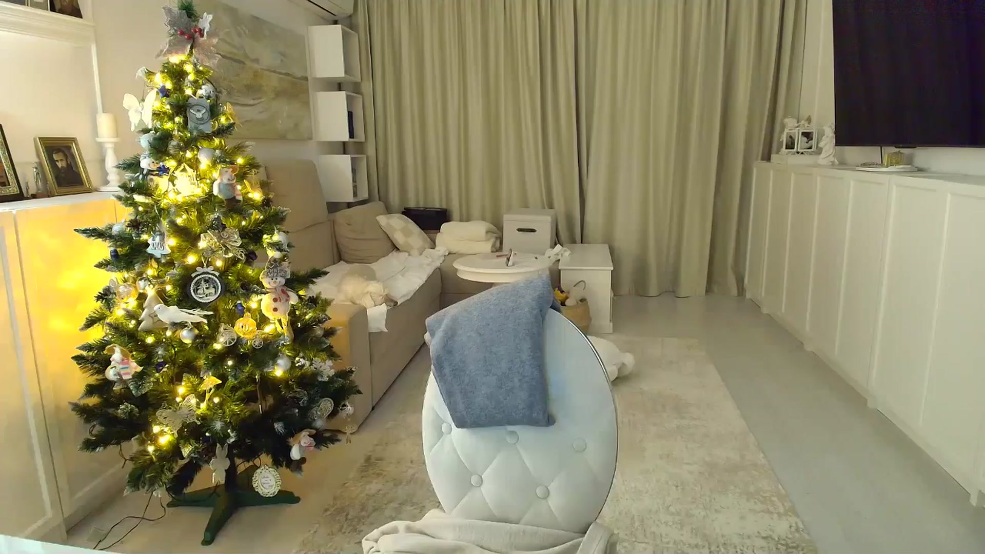 Gallery image thumbnail from Wennndyk's myfreecams stream on, 12/28/2025, 21:37 image 9 of 20