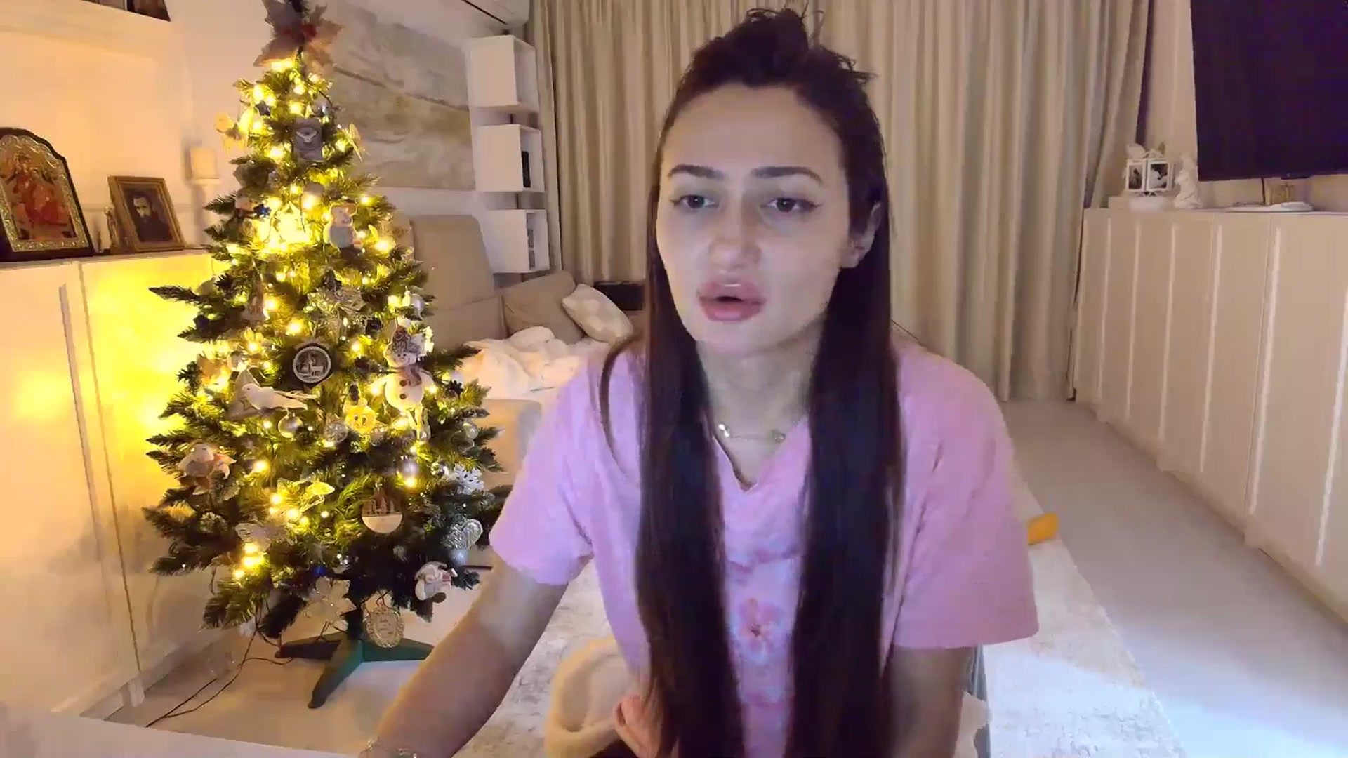 Gallery image thumbnail from Wennndyk's myfreecams stream on, 01/04/2026, 22:20 image 16 of 20