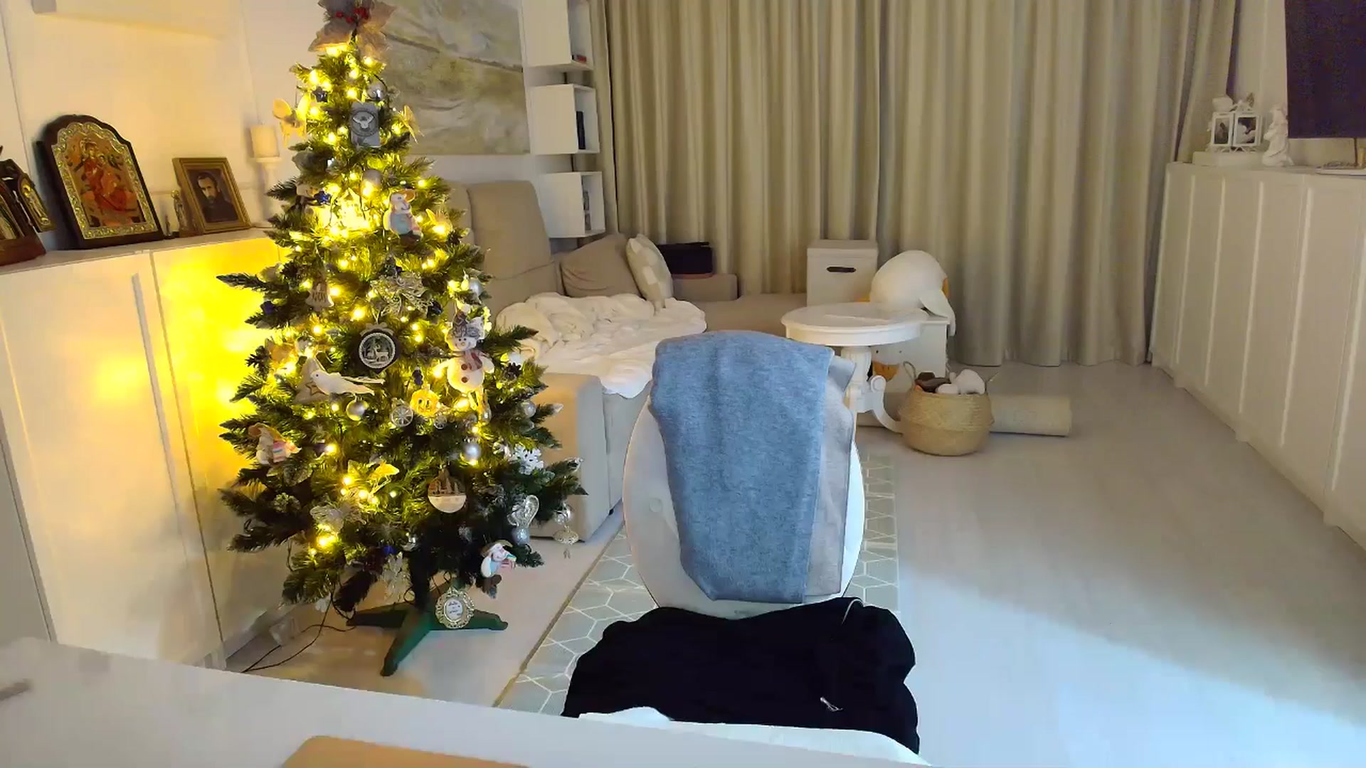 Gallery image thumbnail from Wennndyk's myfreecams stream on, 01/08/2026, 21:03 image 18 of 20