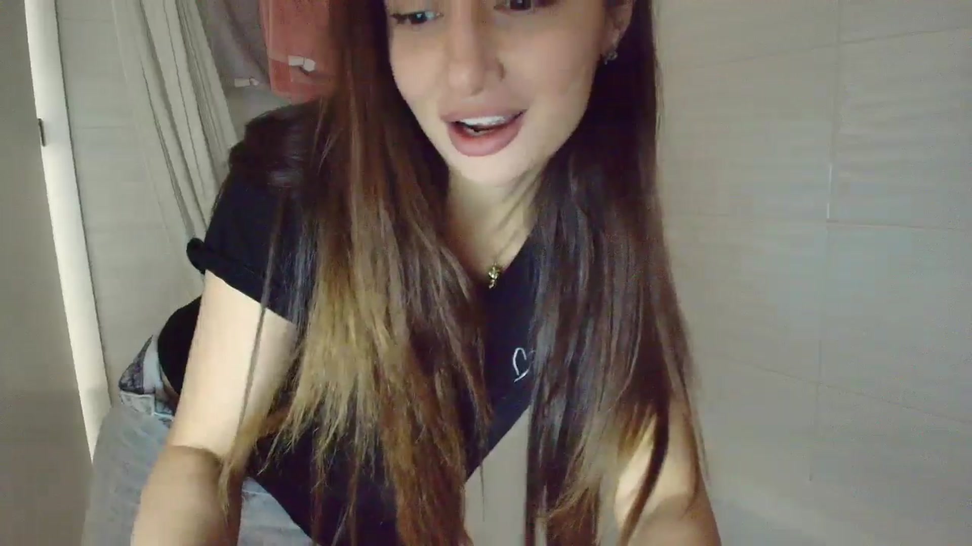 Gallery image thumbnail from Wennndyk's myfreecams stream on, 01/18/2026, 17:51 image 4 of 20