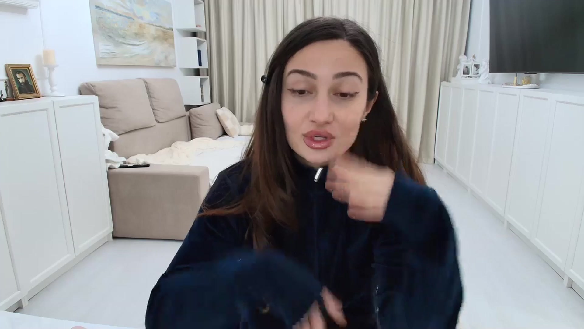 Gallery image thumbnail from Wennndyk's myfreecams stream on, 01/18/2026, 19:25 image 16 of 20