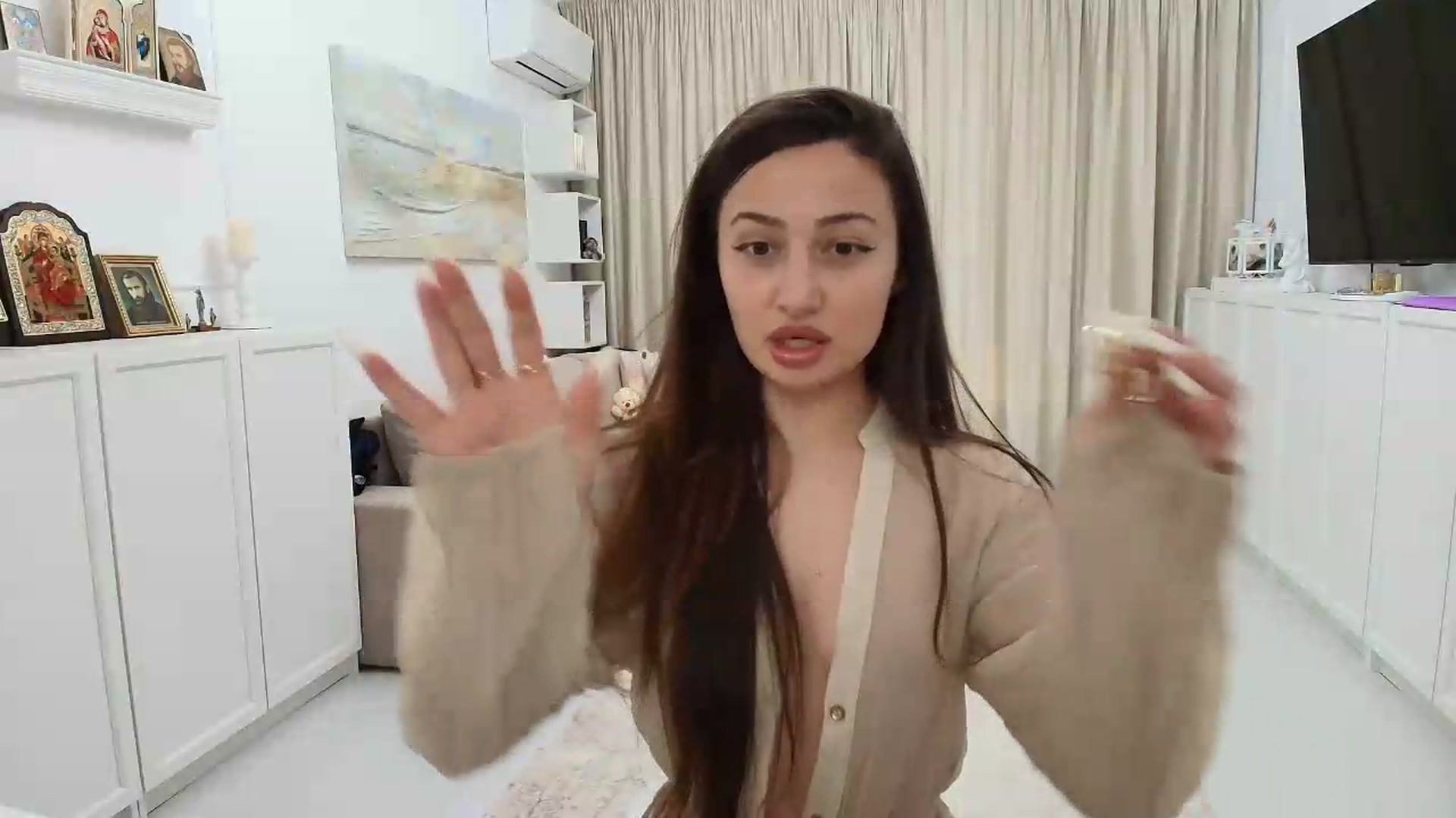 Gallery image thumbnail from Wennndyk's myfreecams stream on, 05/18/2026, 15:17 image 9 of 20