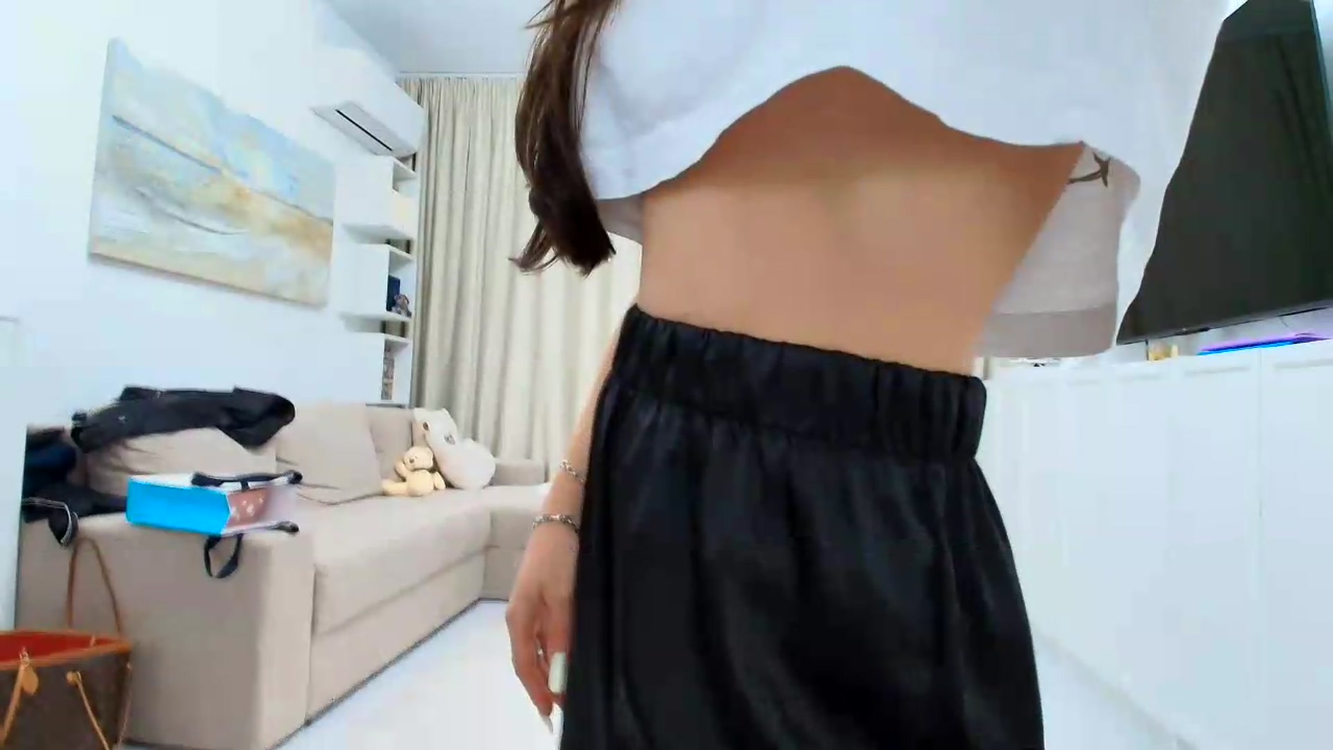 Gallery image thumbnail from Wennndyk's myfreecams stream on, 05/21/2026, 22:45 image 18 of 20
