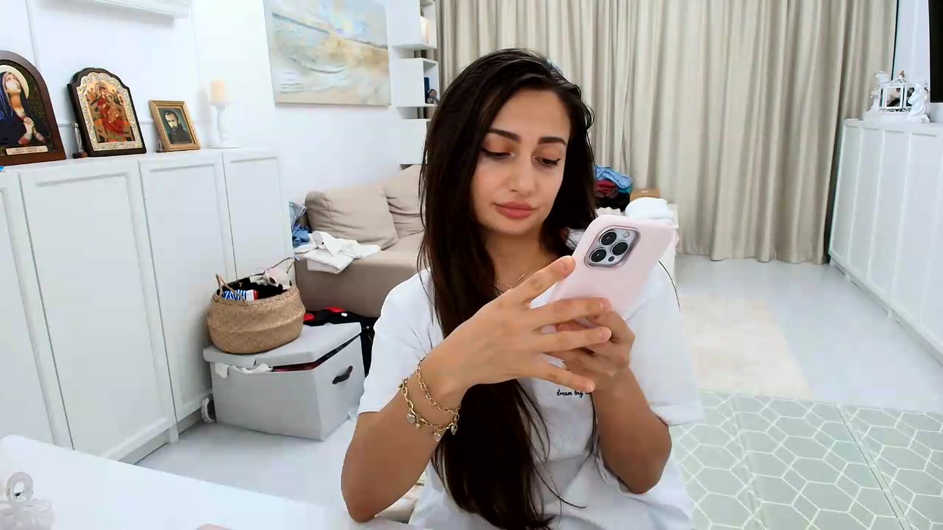 Gallery image thumbnail from Wennndyk's myfreecams stream on, 07/04/2026, 22:50 image 15 of 20
