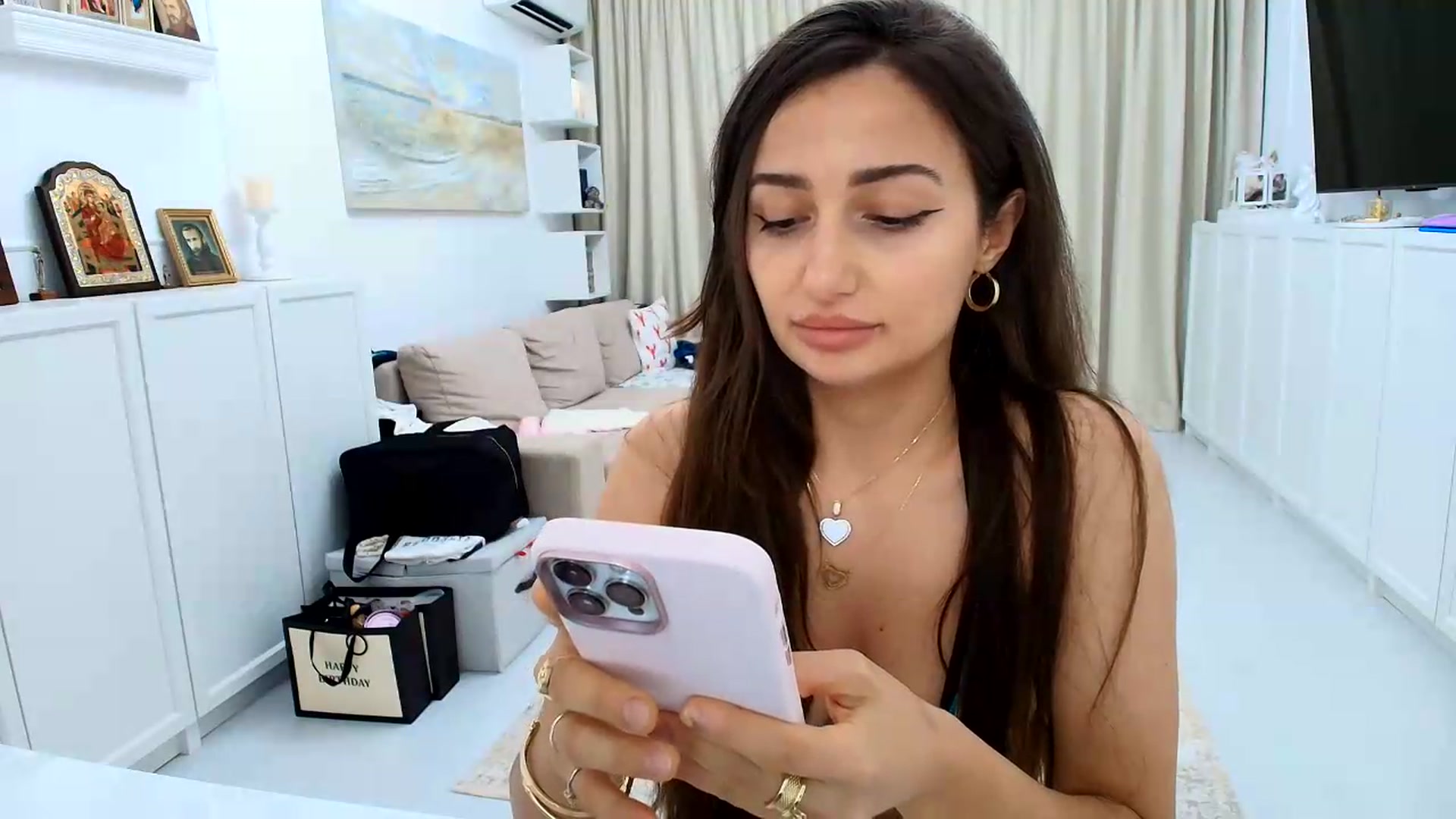 Gallery image thumbnail from Wennndyk's myfreecams stream on, 08/02/2026, 20:20 image 17 of 20