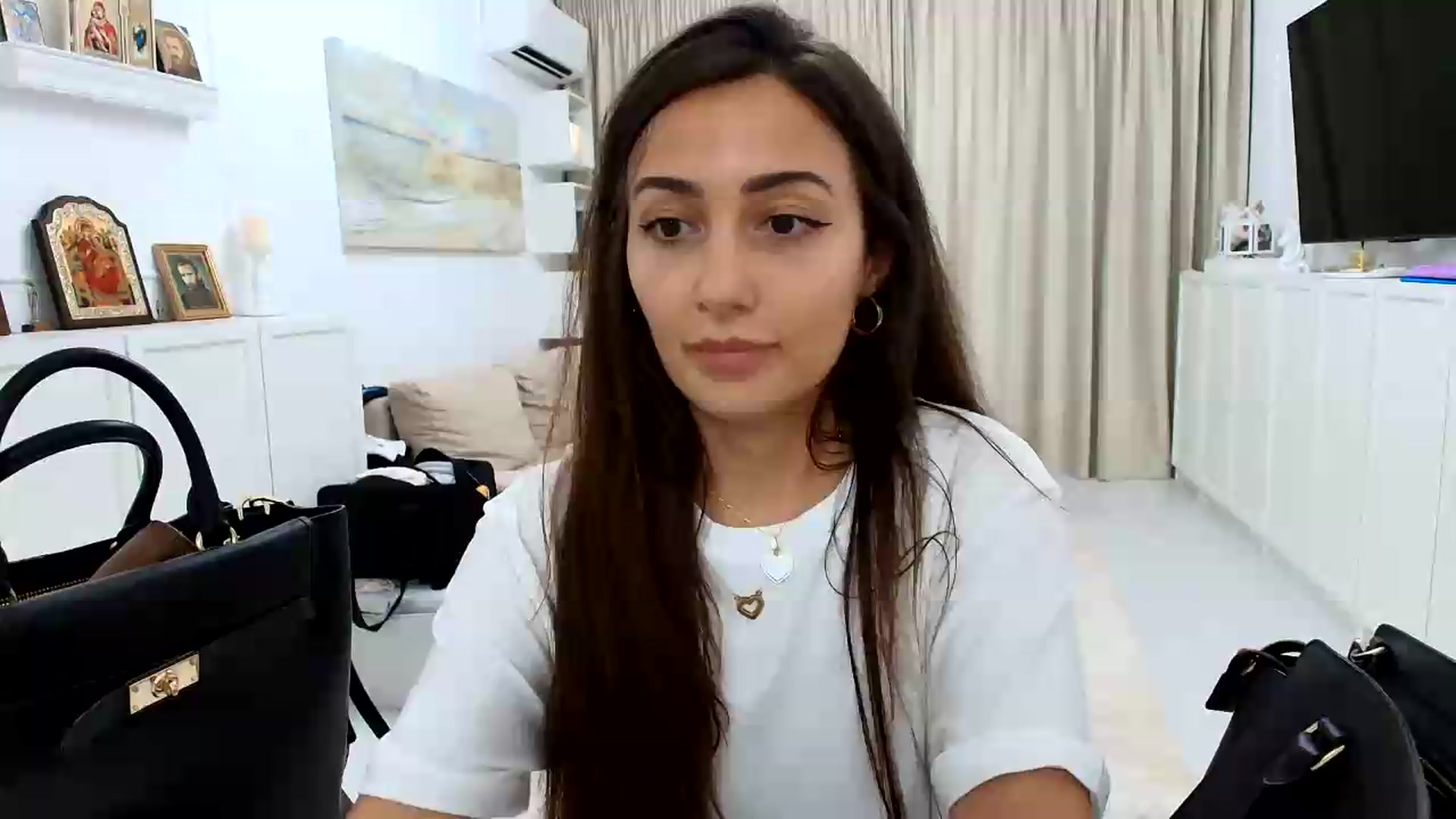 Gallery image thumbnail from Wennndyk's myfreecams stream on, 08/02/2026, 20:20 image 1 of 20