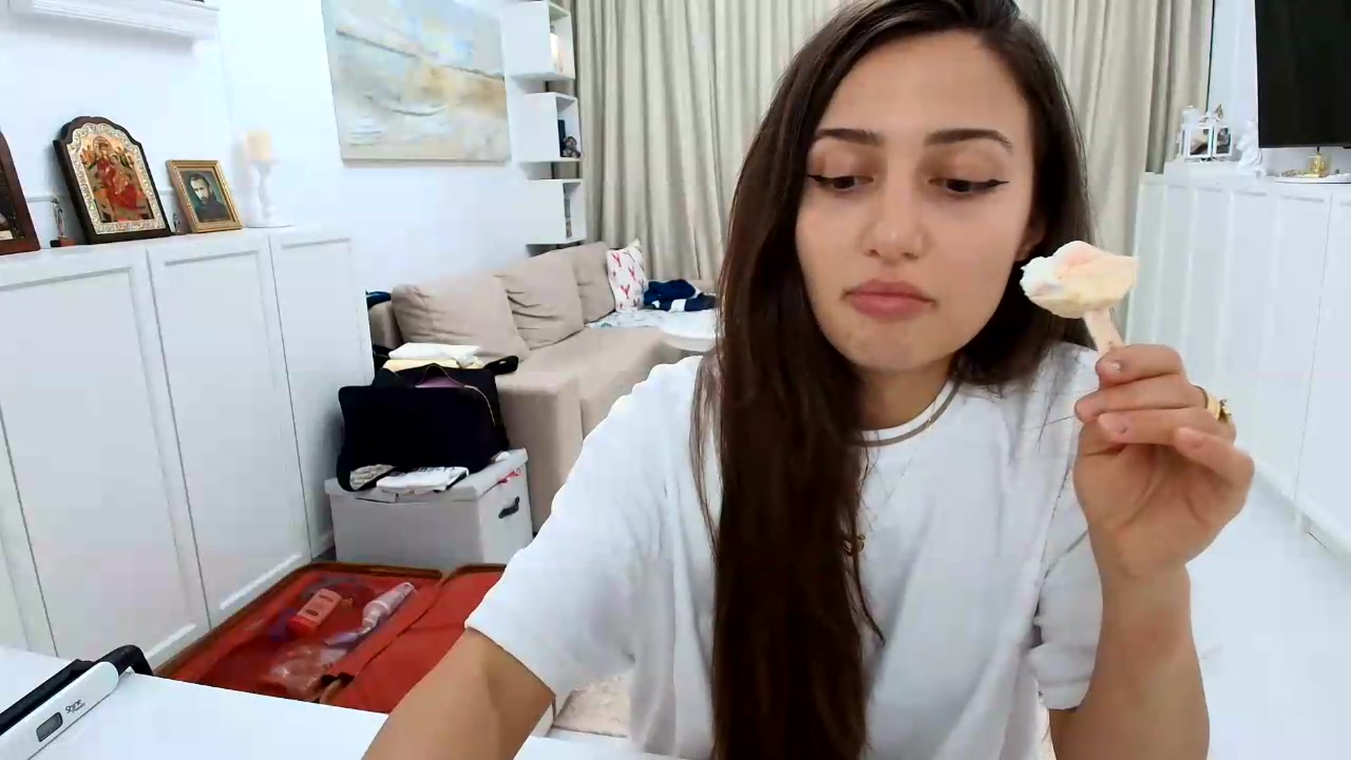 Gallery image thumbnail from Wennndyk's myfreecams stream on, 08/03/2026, 22:32 image 7 of 20