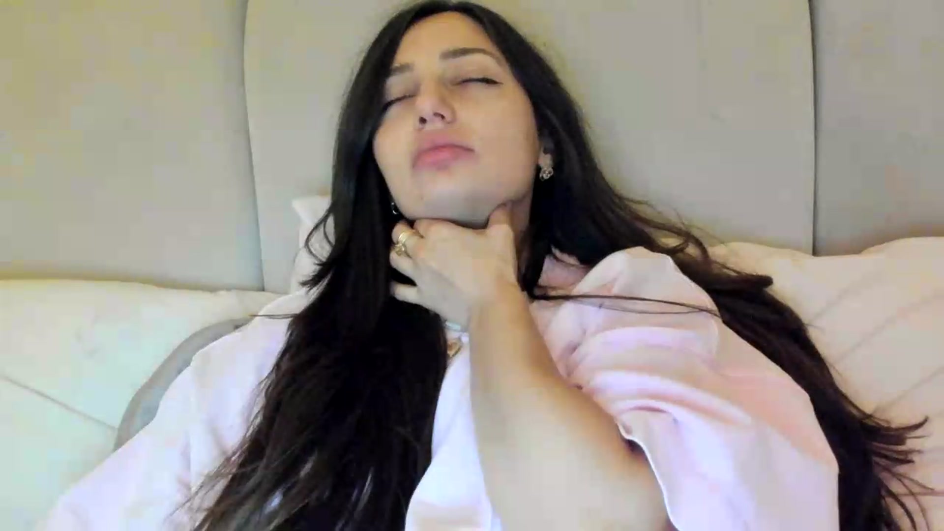 Gallery image thumbnail from Wennndyk's myfreecams stream on, 08/05/2026, 21:58 image 19 of 20