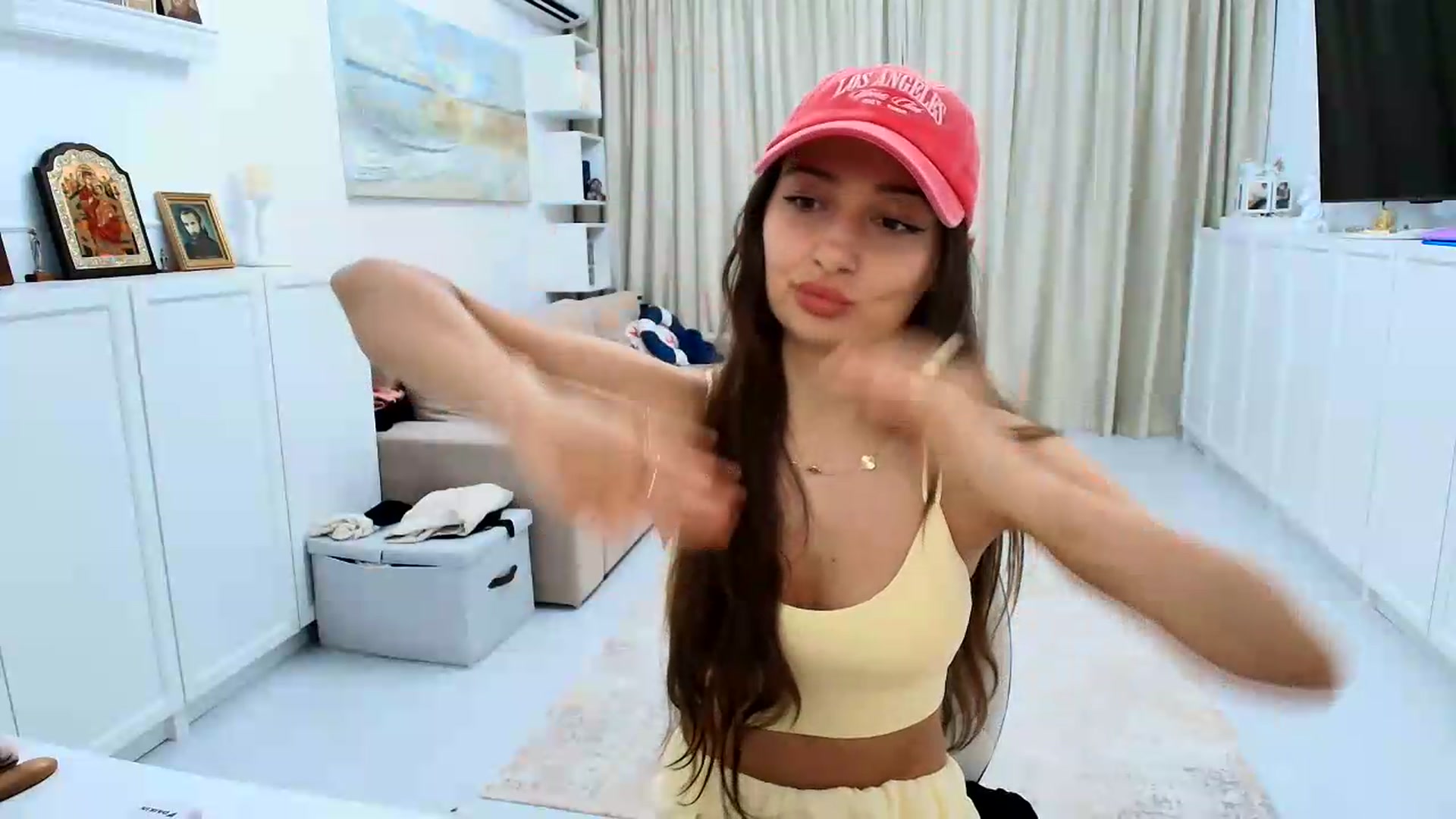 Gallery image thumbnail from Wennndyk's myfreecams stream on, 08/12/2026, 23:11 image 15 of 20