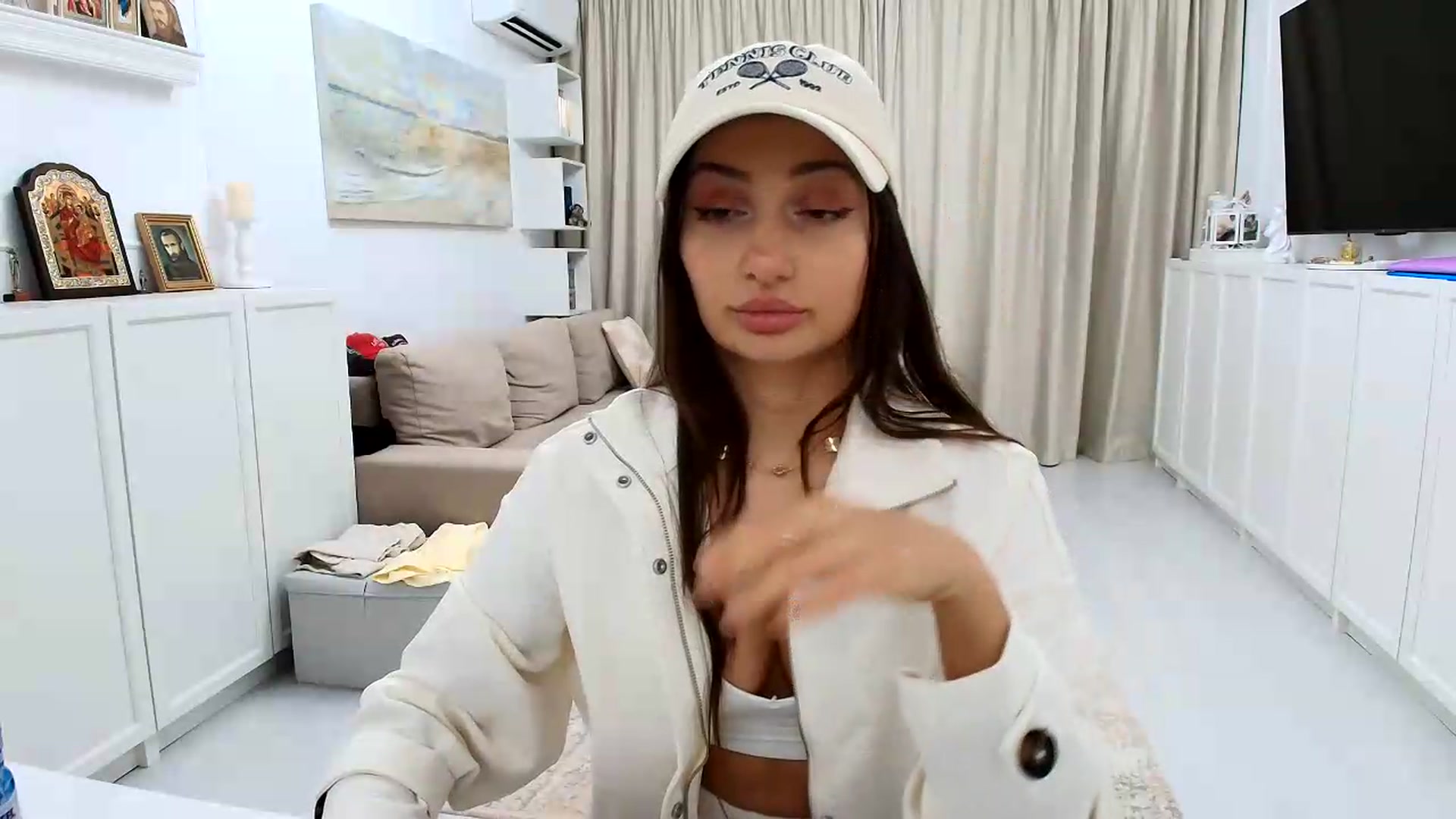 Gallery image thumbnail from Wennndyk's myfreecams stream on, 08/13/2026, 21:21 image 6 of 20