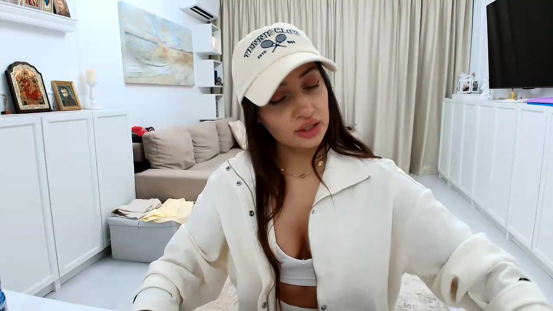 Gallery image thumbnail from Wennndyk's myfreecams stream on, 08/13/2026, 21:21 image 4 of 20