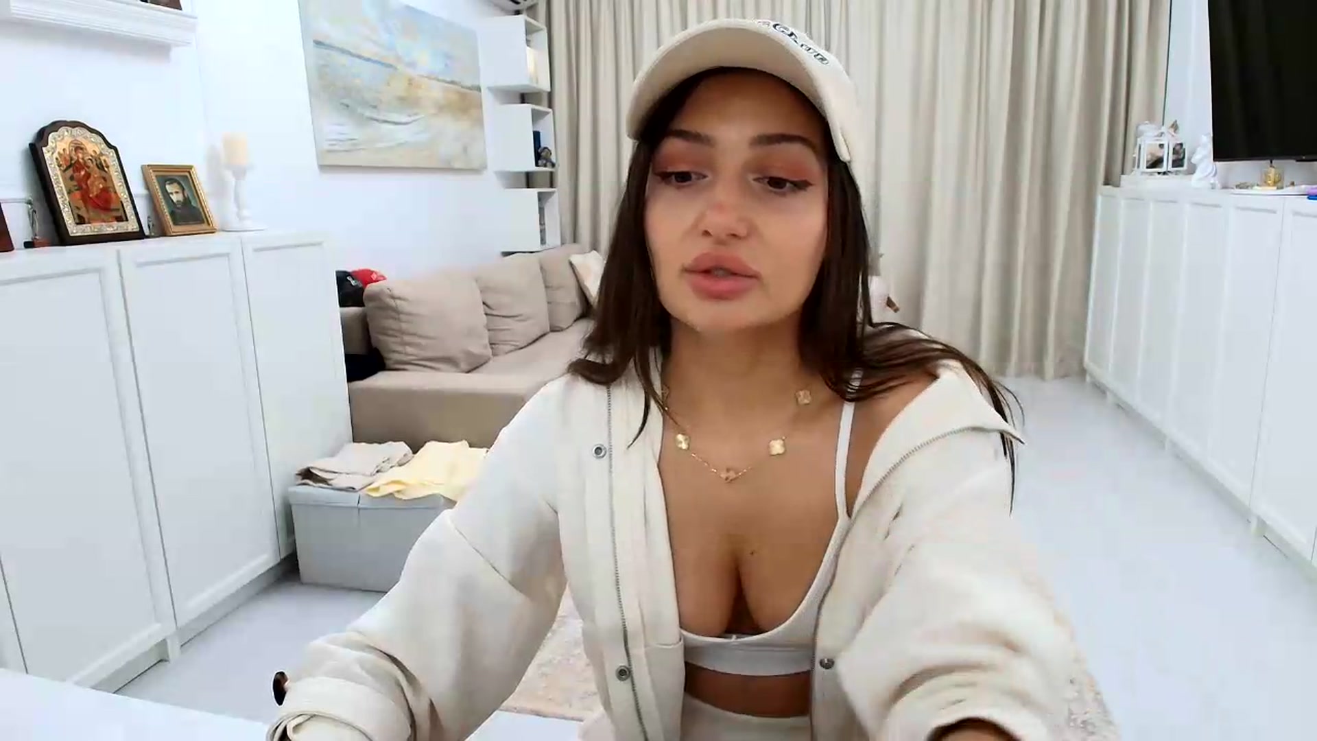 Gallery image thumbnail from Wennndyk's myfreecams stream on, 08/13/2026, 23:10 image 6 of 20