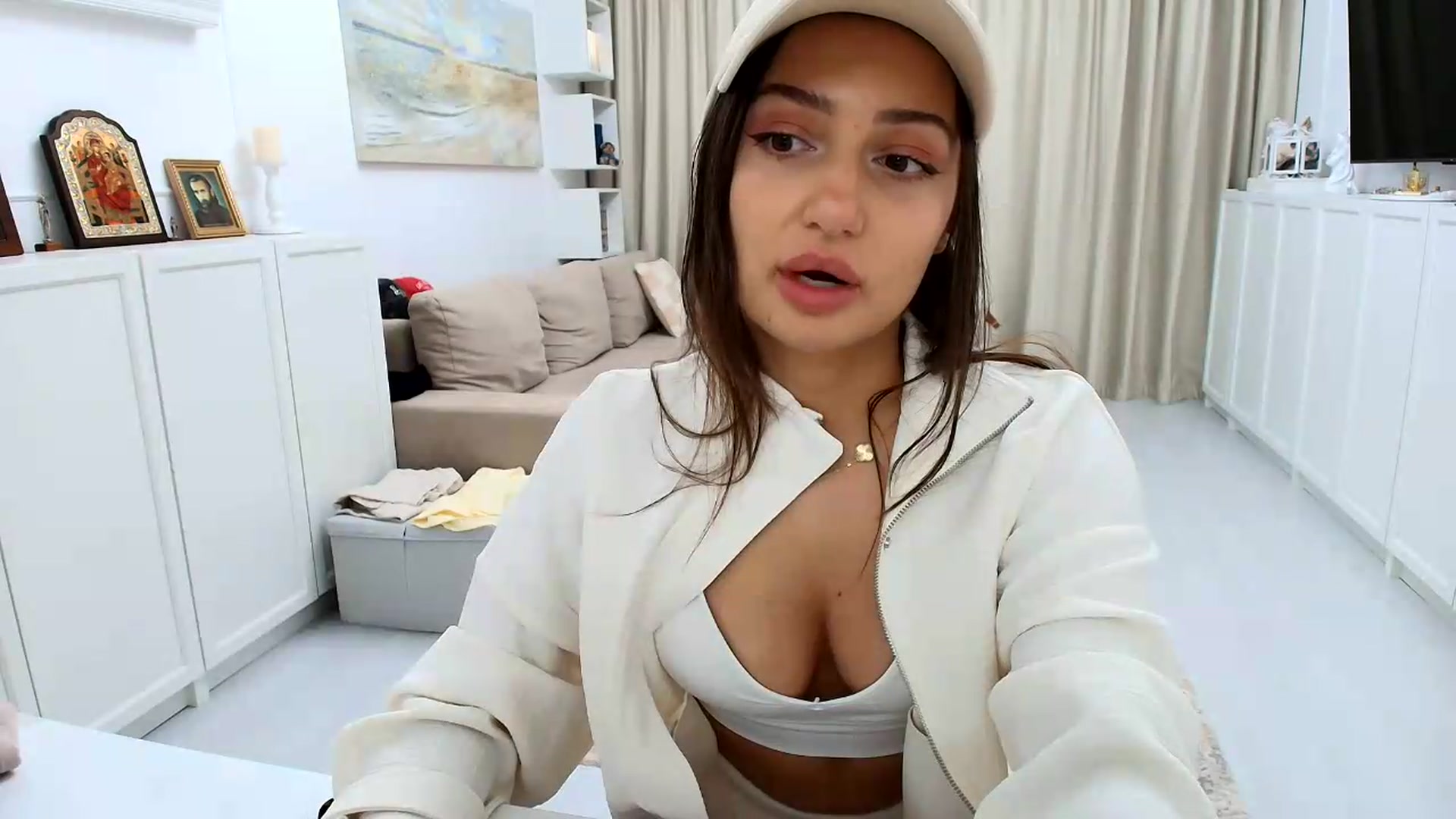 Gallery image thumbnail from Wennndyk's myfreecams stream on, 08/13/2026, 23:10 image 10 of 20