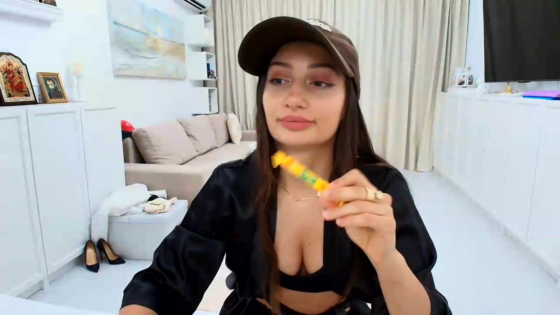 Gallery image thumbnail from Wennndyk's myfreecams stream on, 08/15/2026, 18:06 image 4 of 20