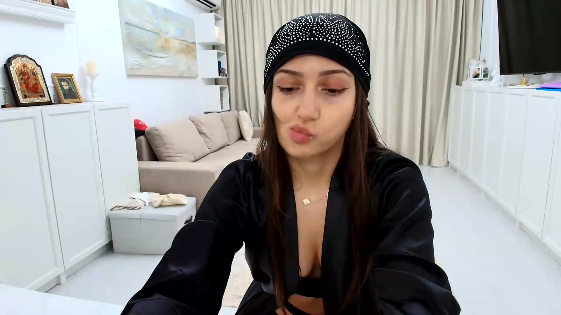 Gallery image thumbnail from Wennndyk's myfreecams stream on, 08/15/2026, 21:16 image 14 of 20