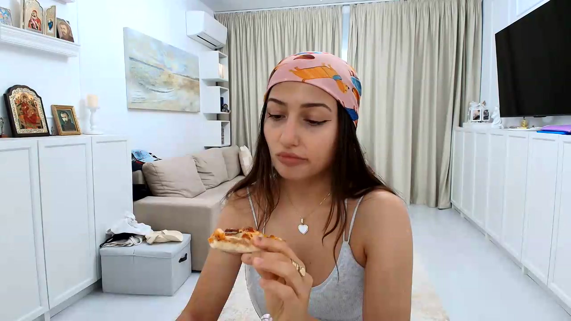 Gallery image thumbnail from Wennndyk's myfreecams stream on, 08/16/2026, 17:07 image 10 of 20