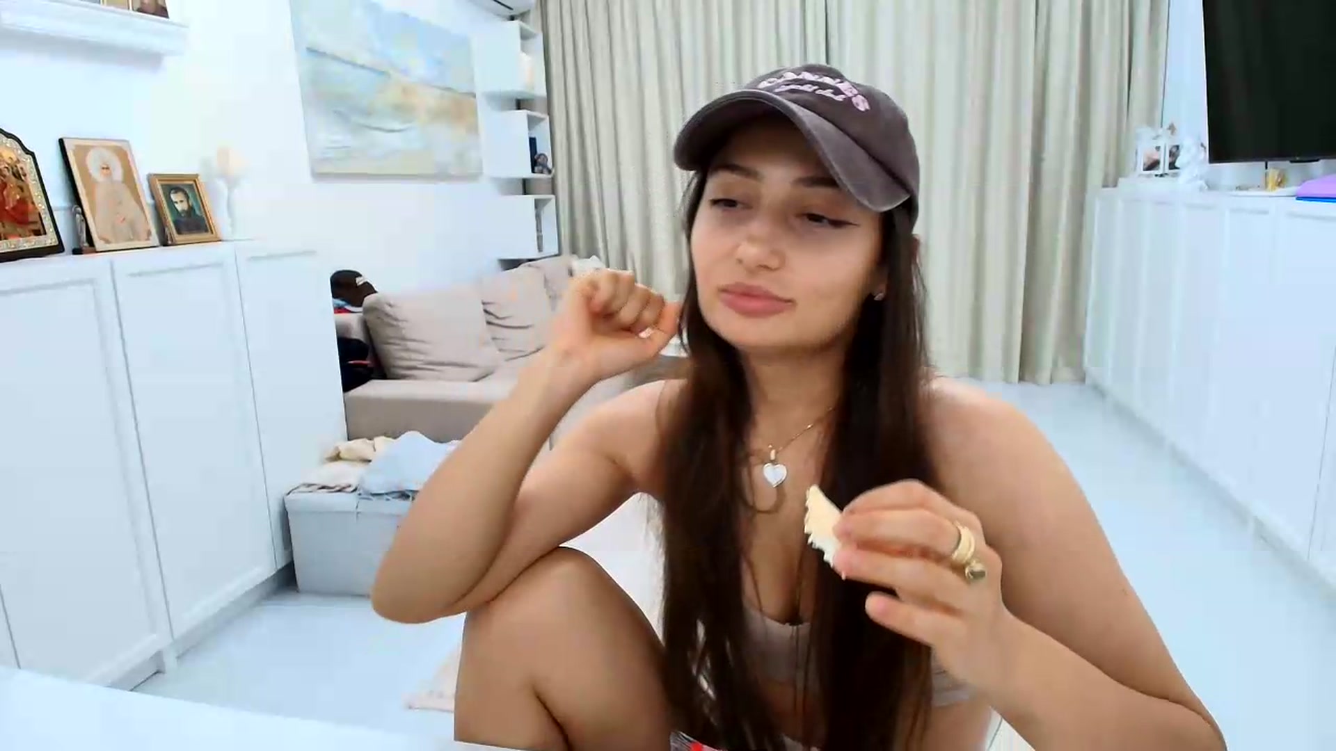 Gallery image thumbnail from Wennndyk's myfreecams stream on, 08/17/2026, 21:25 image 9 of 20