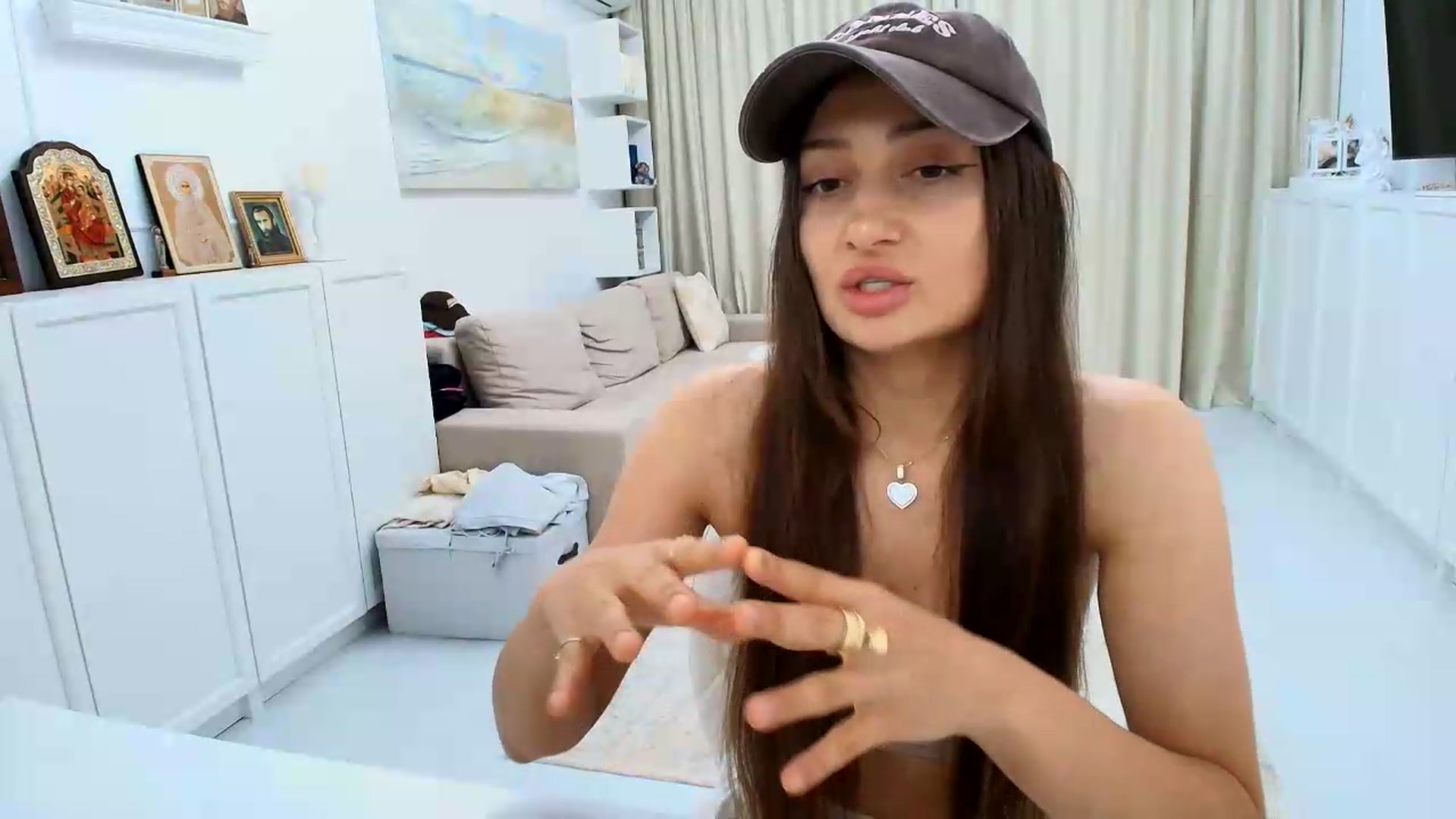 Gallery image thumbnail from Wennndyk's myfreecams stream on, 08/17/2026, 21:25 image 16 of 20