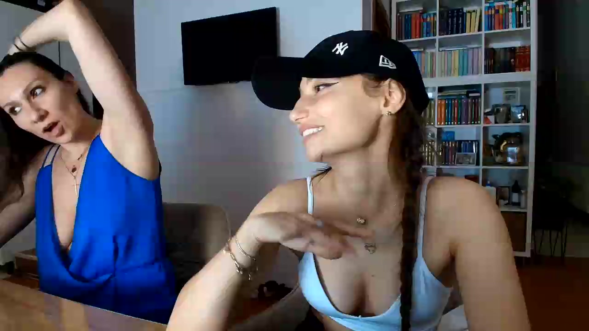 Gallery image thumbnail from Wennndyk's myfreecams stream on, 08/25/2026, 21:33 image 1 of 20