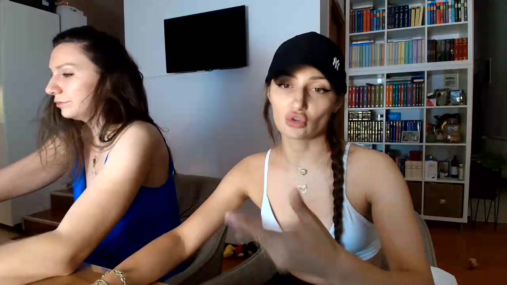Gallery image thumbnail from Wennndyk's myfreecams stream on, 08/25/2026, 21:33 image 6 of 20