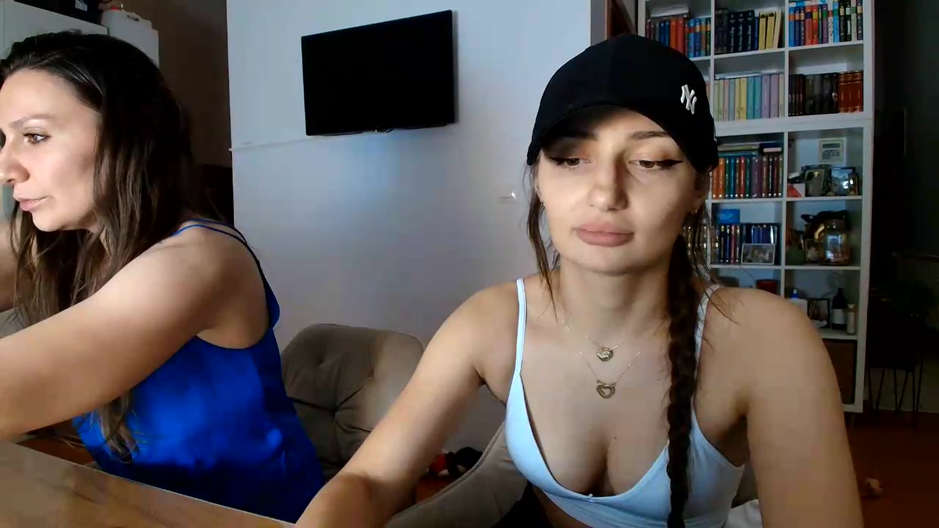 Gallery image thumbnail from Wennndyk's myfreecams stream on, 08/25/2026, 21:33 image 10 of 20
