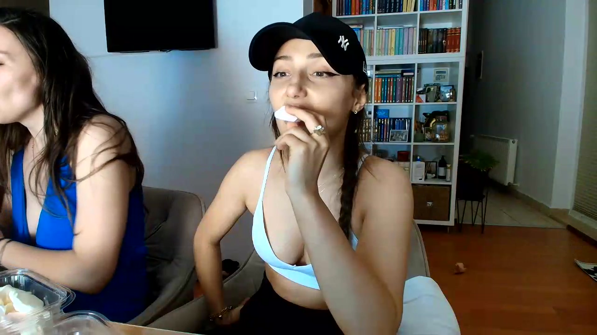 Gallery image thumbnail from Wennndyk's myfreecams stream on, 08/25/2026, 21:33 image 20 of 20