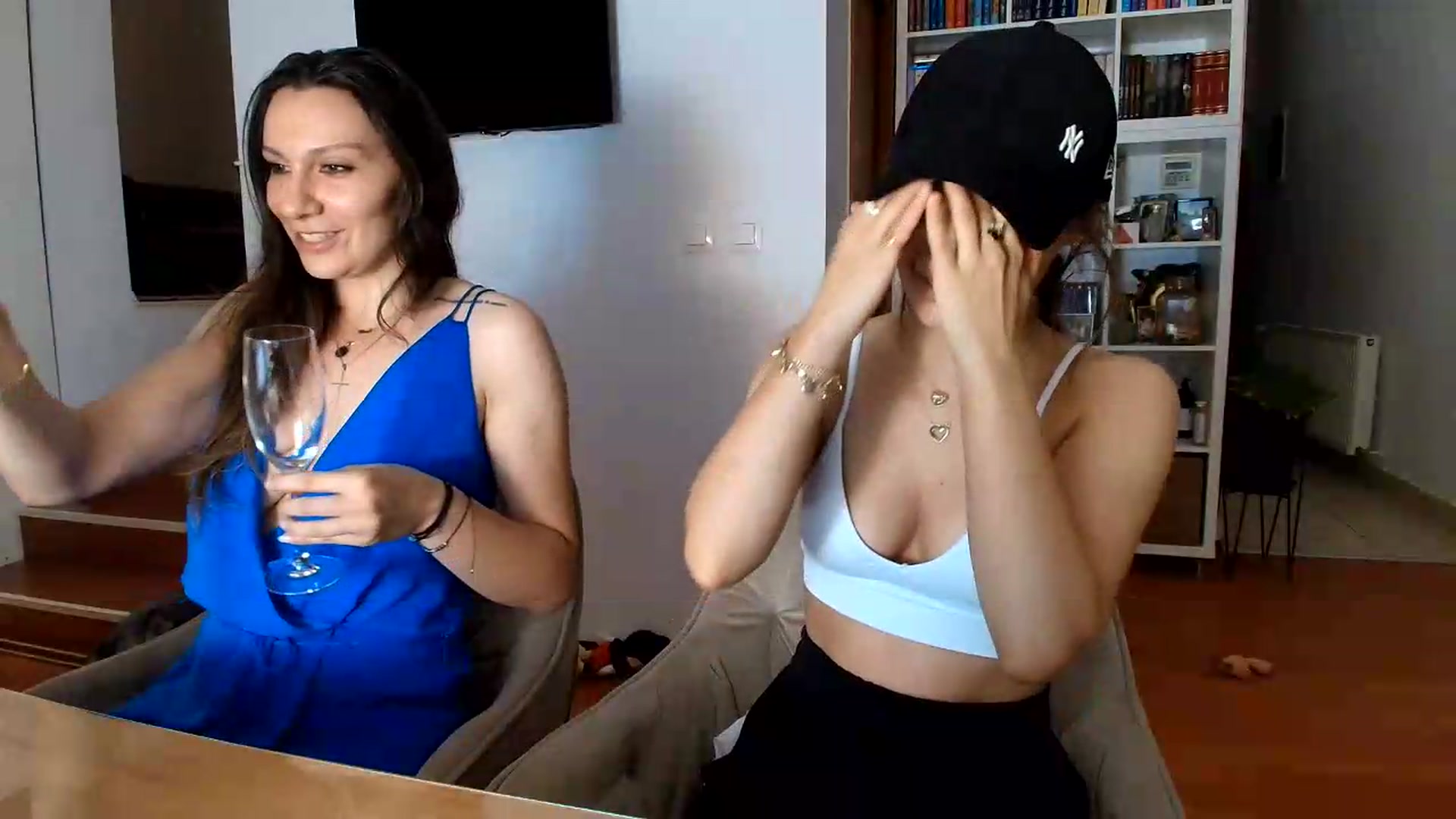 Gallery image thumbnail from Wennndyk's myfreecams stream on, 08/25/2026, 22:43 image 5 of 20