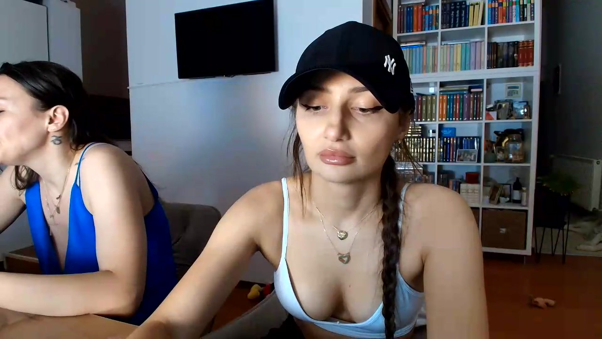 Gallery image thumbnail from Wennndyk's myfreecams stream on, 08/25/2026, 22:43 image 14 of 20