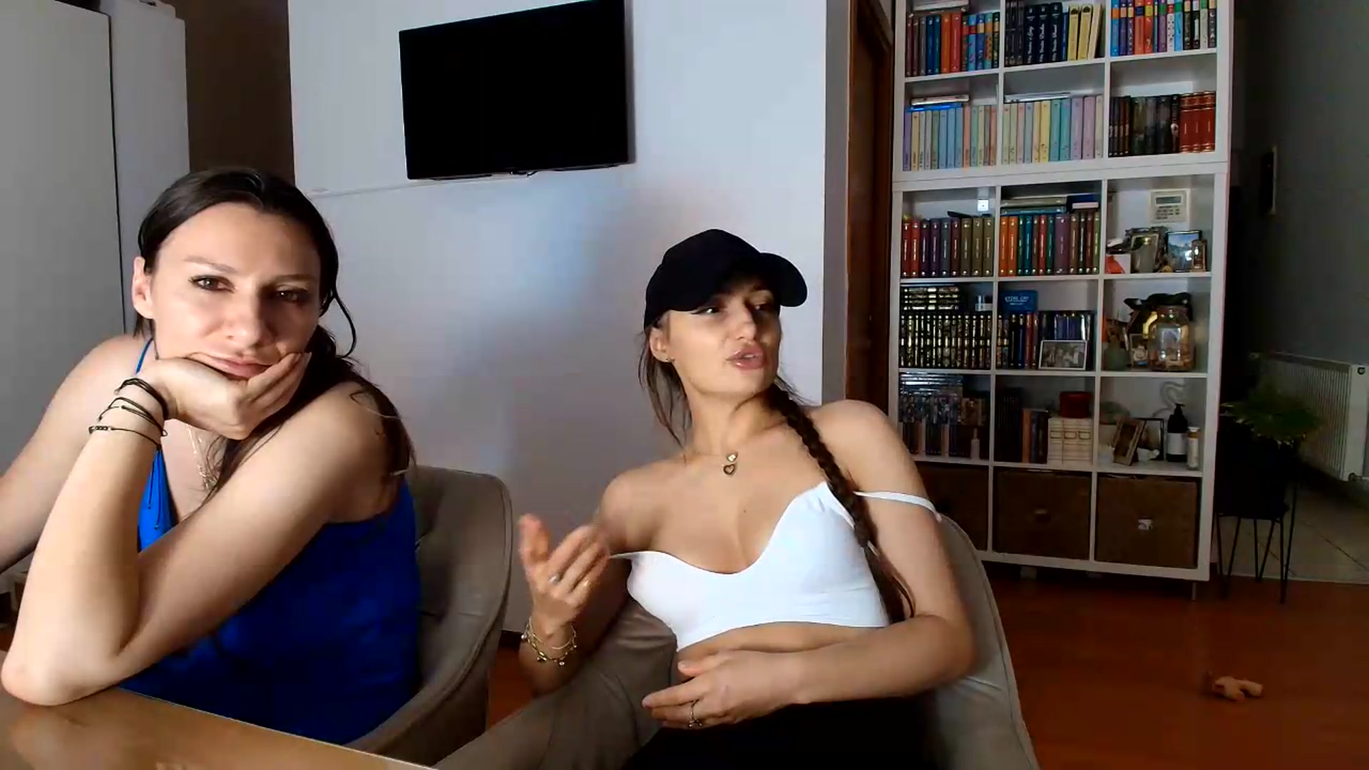Gallery image thumbnail from Wennndyk's myfreecams stream on, 08/25/2026, 22:43 image 18 of 20