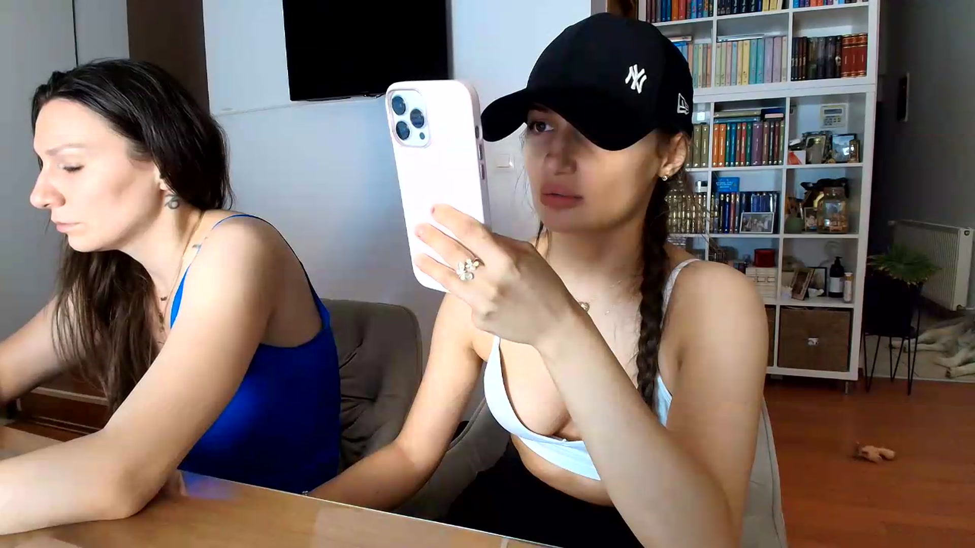 Gallery image thumbnail from Wennndyk's myfreecams stream on, 08/25/2026, 22:43 image 8 of 20