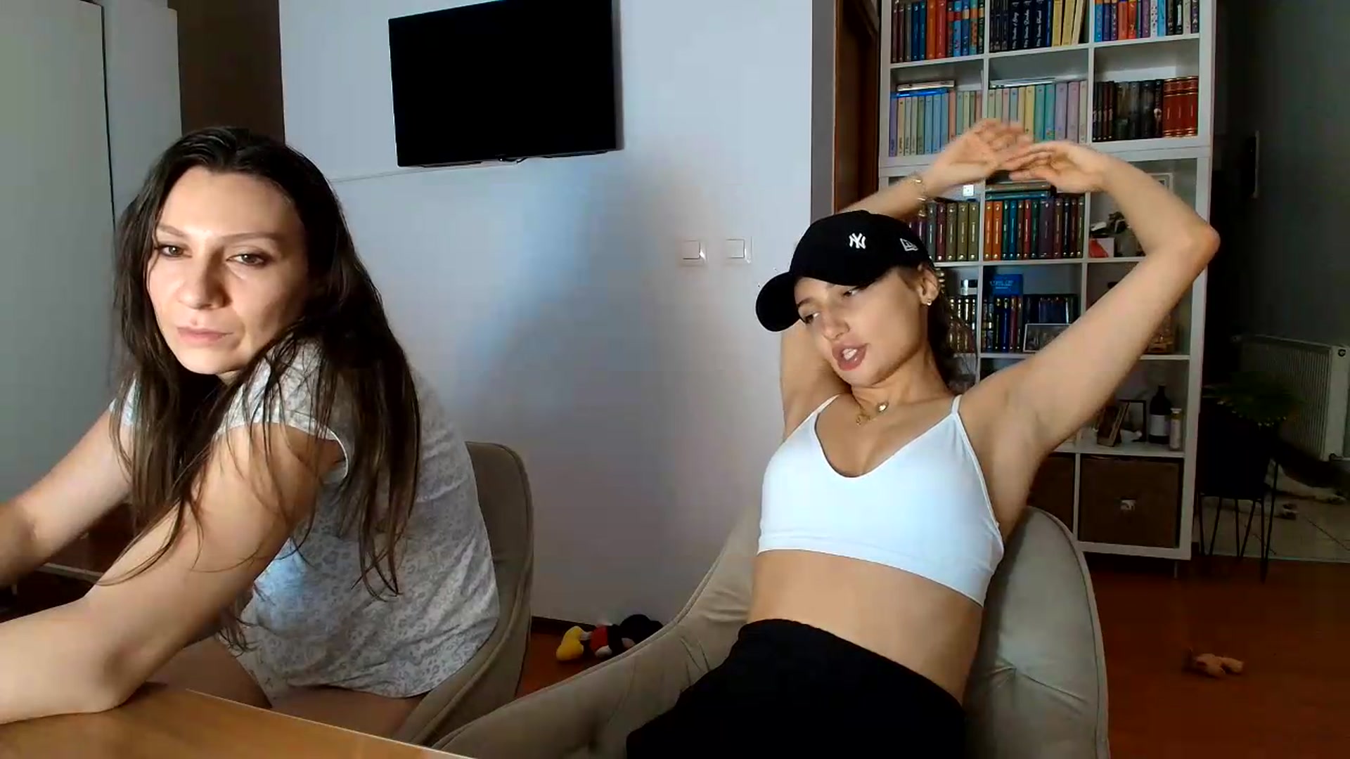 Gallery image thumbnail from Wennndyk's myfreecams stream on, 08/26/2026, 24:49 image 6 of 20