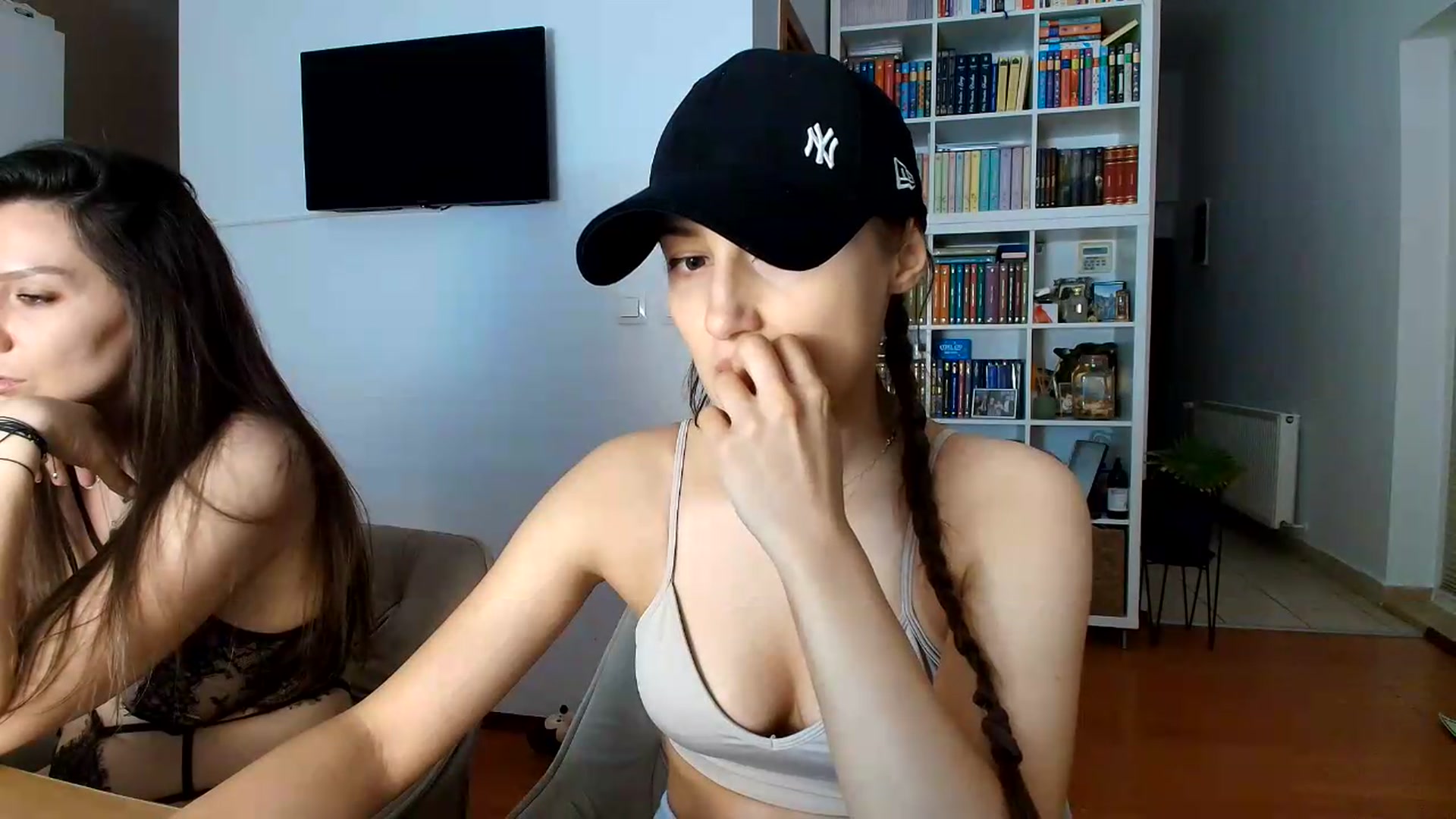 Gallery image thumbnail from Wennndyk's myfreecams stream on, 08/28/2026, 24:29 image 2 of 20