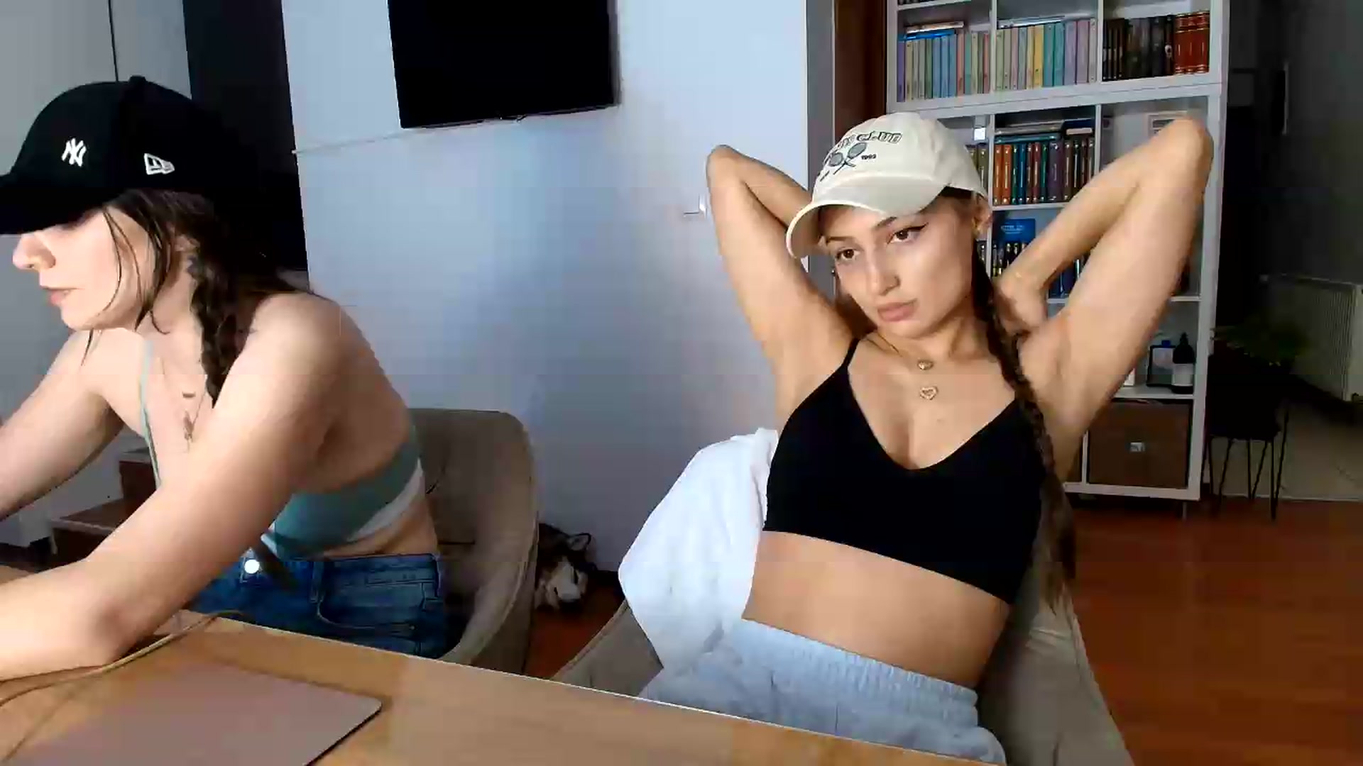 Gallery image thumbnail from Wennndyk's myfreecams stream on, 08/29/2026, 22:31 image 14 of 20
