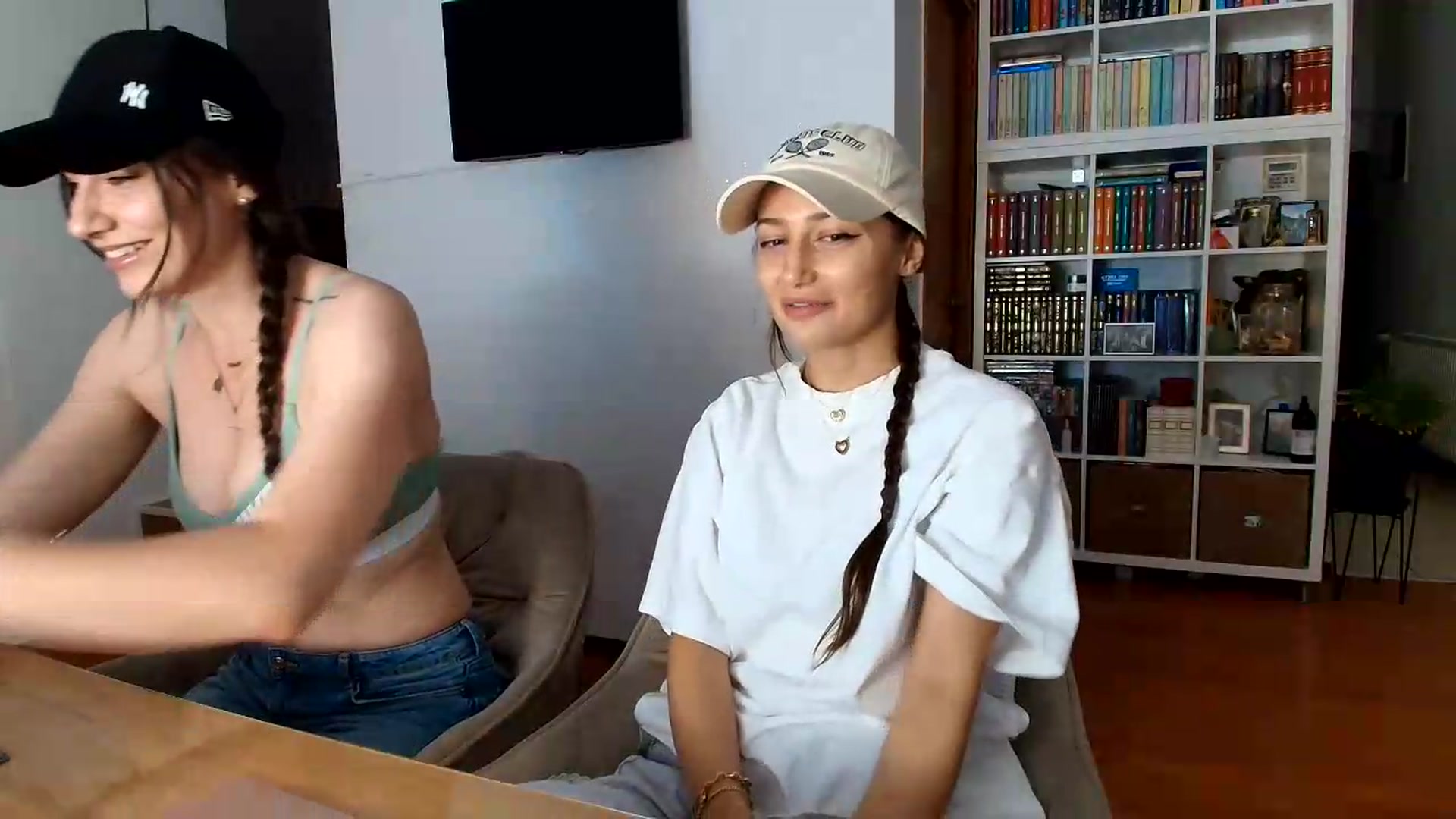 Gallery image thumbnail from Wennndyk's myfreecams stream on, 08/29/2026, 22:31 image 5 of 20