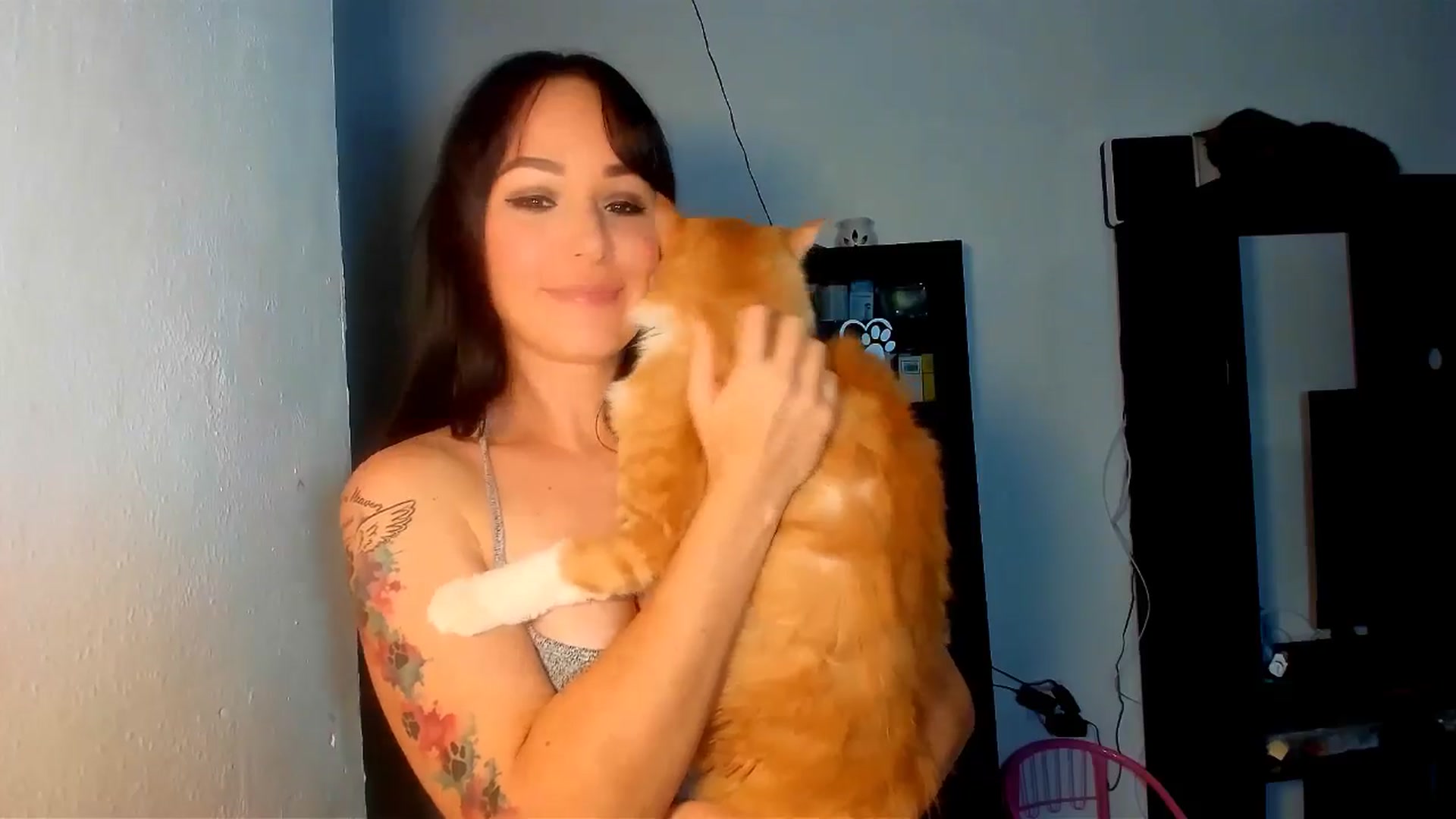 Gallery image thumbnail from WetCamelToe_'s myfreecams stream on, 03/16/2025, 21:29 image 4 of 20