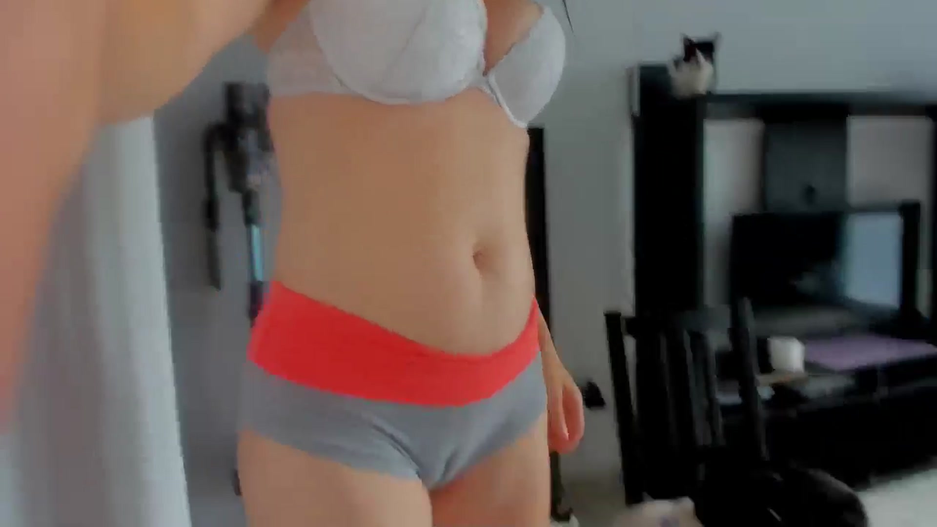 Gallery image thumbnail from WetCamelToe_'s myfreecams stream on, 03/28/2025, 17:21 image 16 of 20