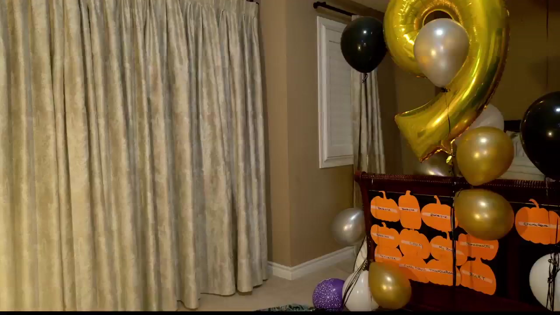 Gallery image thumbnail from WetCamversary's myfreecams stream on, 10/21/2024, 03:23 image 3 of 20