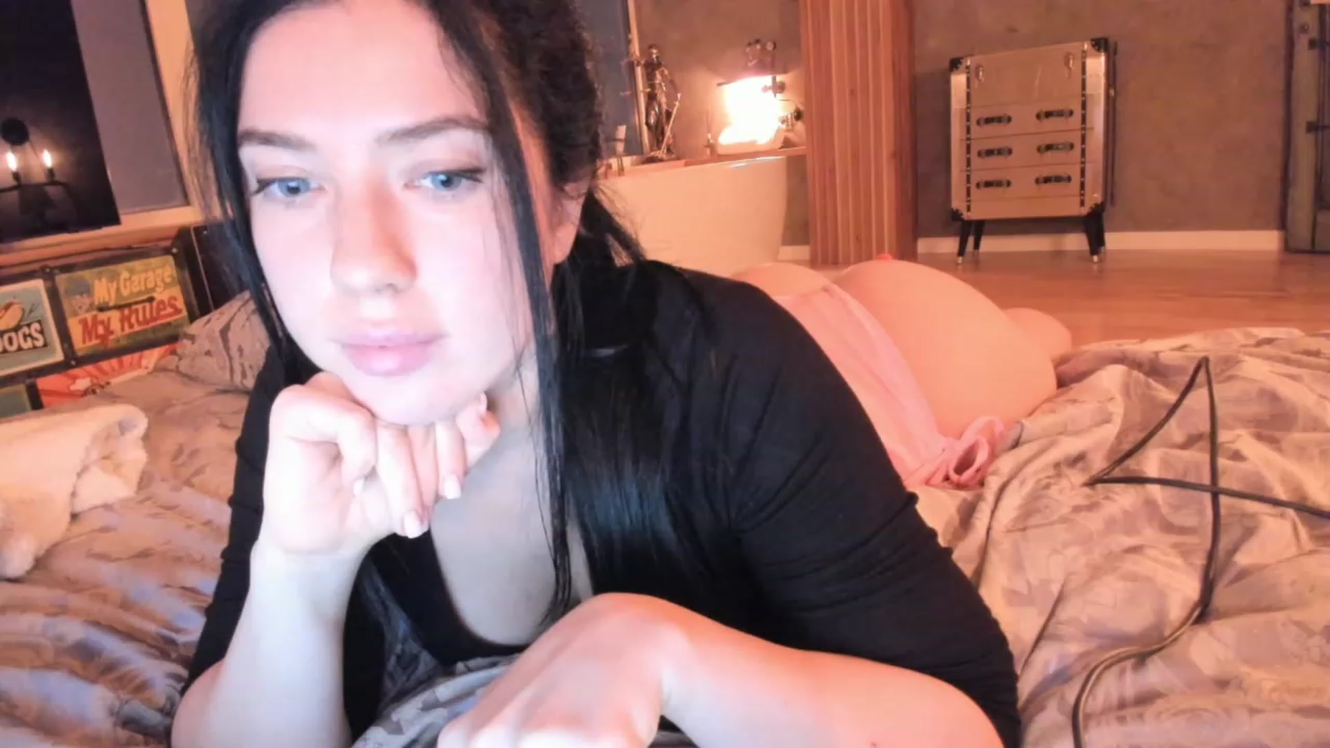 Gallery image thumbnail from WetHelen4u's myfreecams stream on, 01/30/2024, 22:32 image 7 of 20